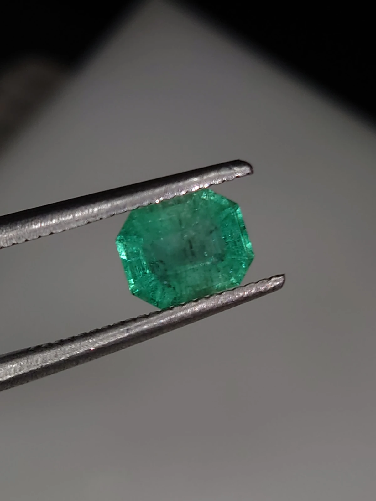 0.83ct Emerald Cushion Cut Faceted Loose Gemstone From Panjshir Valley Afghanistan — view 2
