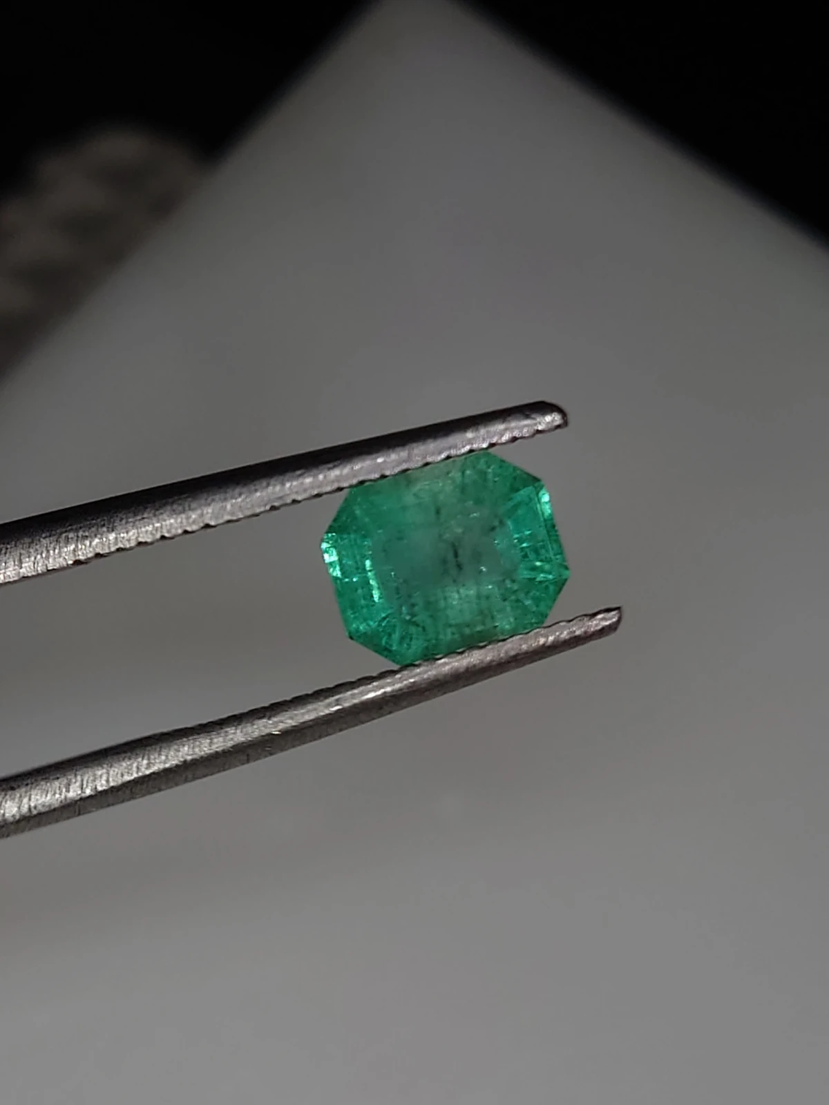 0.83ct Emerald Cushion Cut Faceted Loose Gemstone From Panjshir Valley Afghanistan — view 3