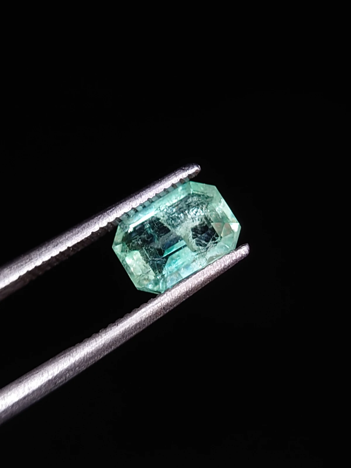 1.27ct Emerald Faceted Loose Gemstone From Panjshir Valley Afghanistan — view 4