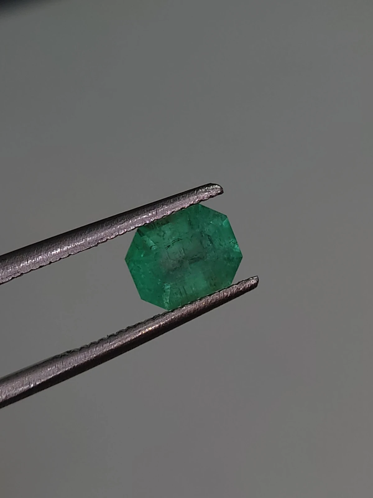 0.97ct Emerald Faceted Loose Gemstone From Panjshir Valley Afghanistan — view 5