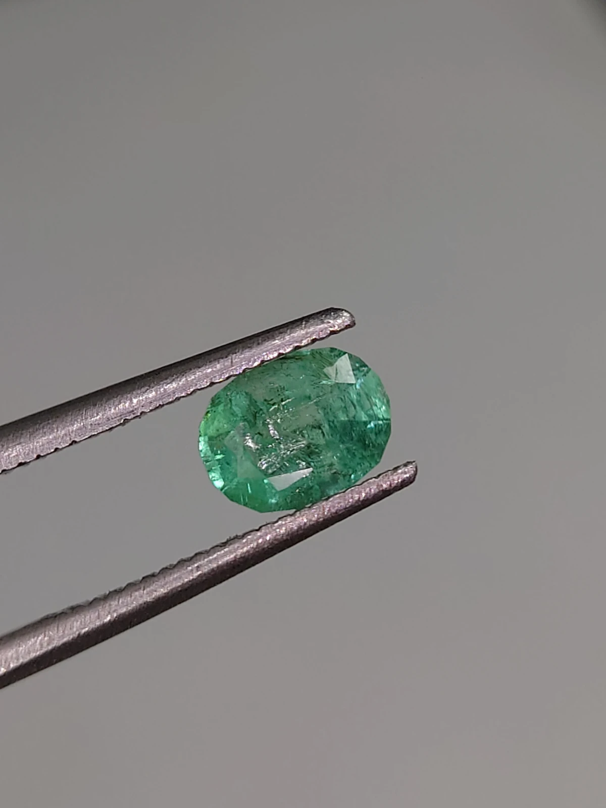 0.80ct Emerald Oval Cut Faceted Loose Gemstone From panjshir Valley Afghanistan — view 1