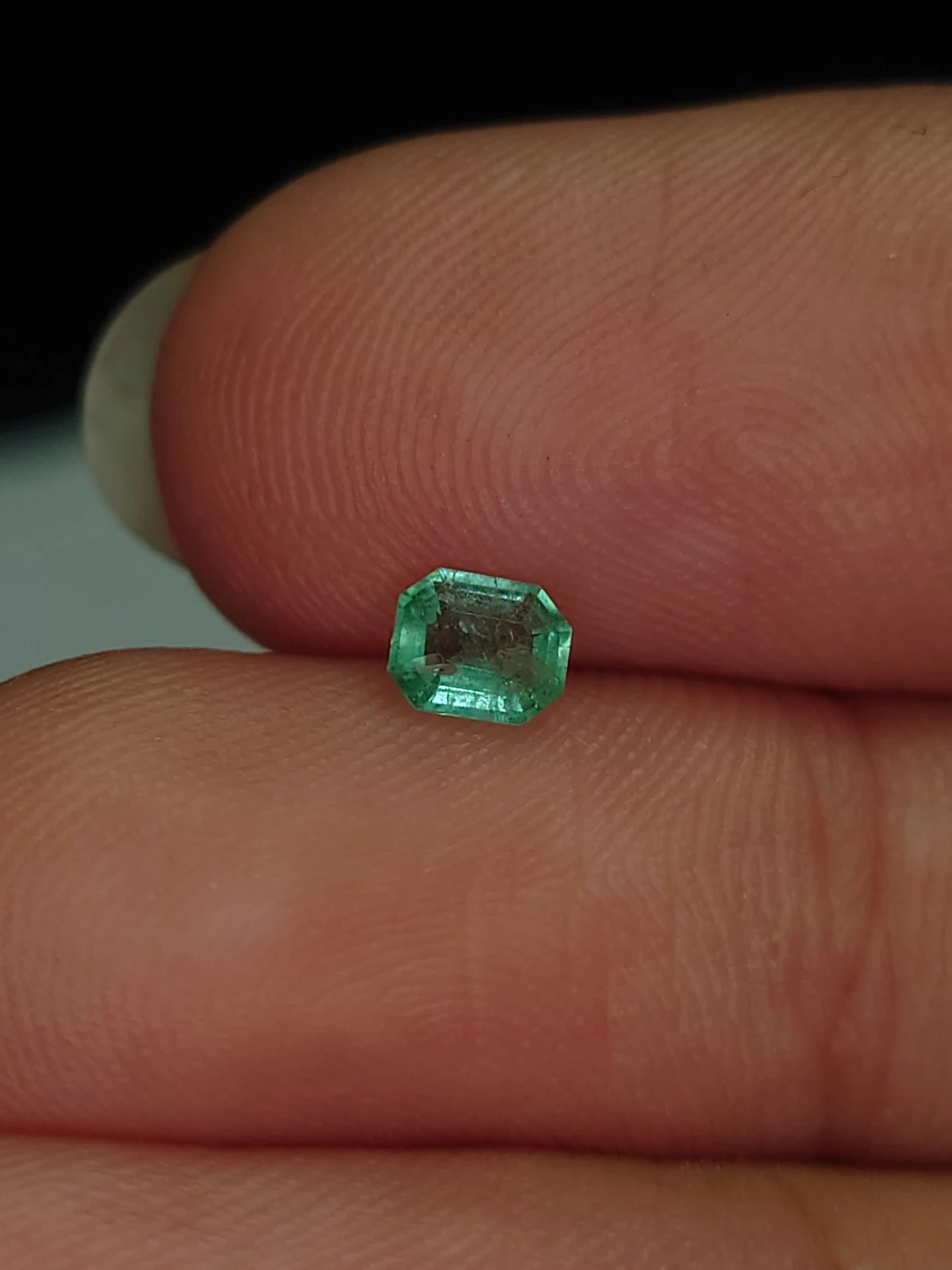 0.20ct Emerald Faceted Loose Gemstone From Panjshir Valley Afghanistan — view 4