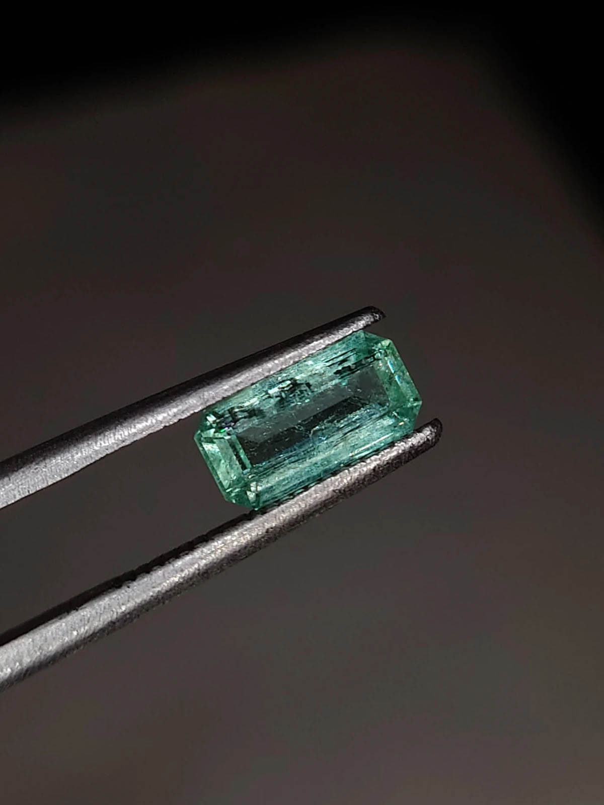 0.95ct Emerald Faceted Loose Gemstone From Panjshir Valley Afghanistan — view 1