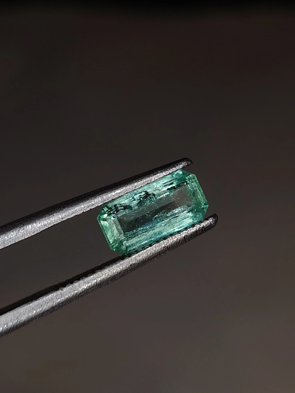 0.95ct Emerald Faceted Loose Gemstone From Panjshir Valley Afghanistan — view 3