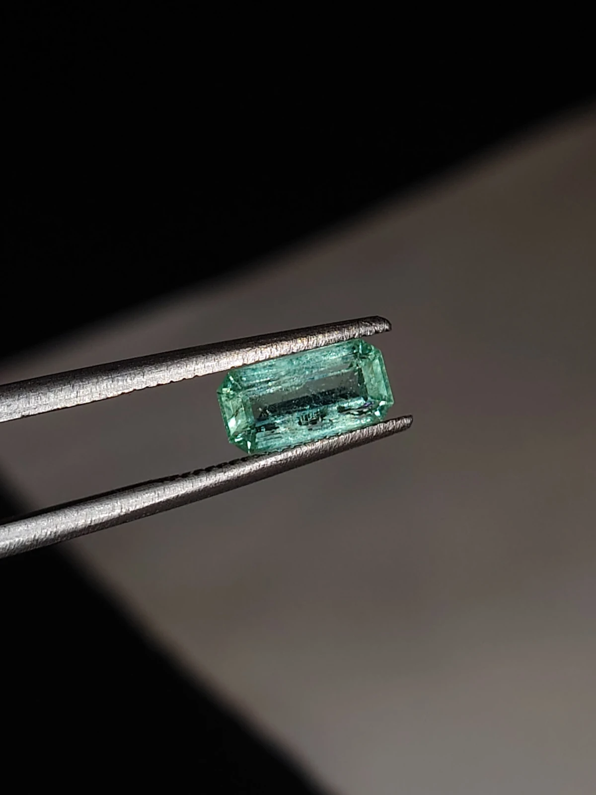 0.95ct Emerald Faceted Loose Gemstone From Panjshir Valley Afghanistan — view 5