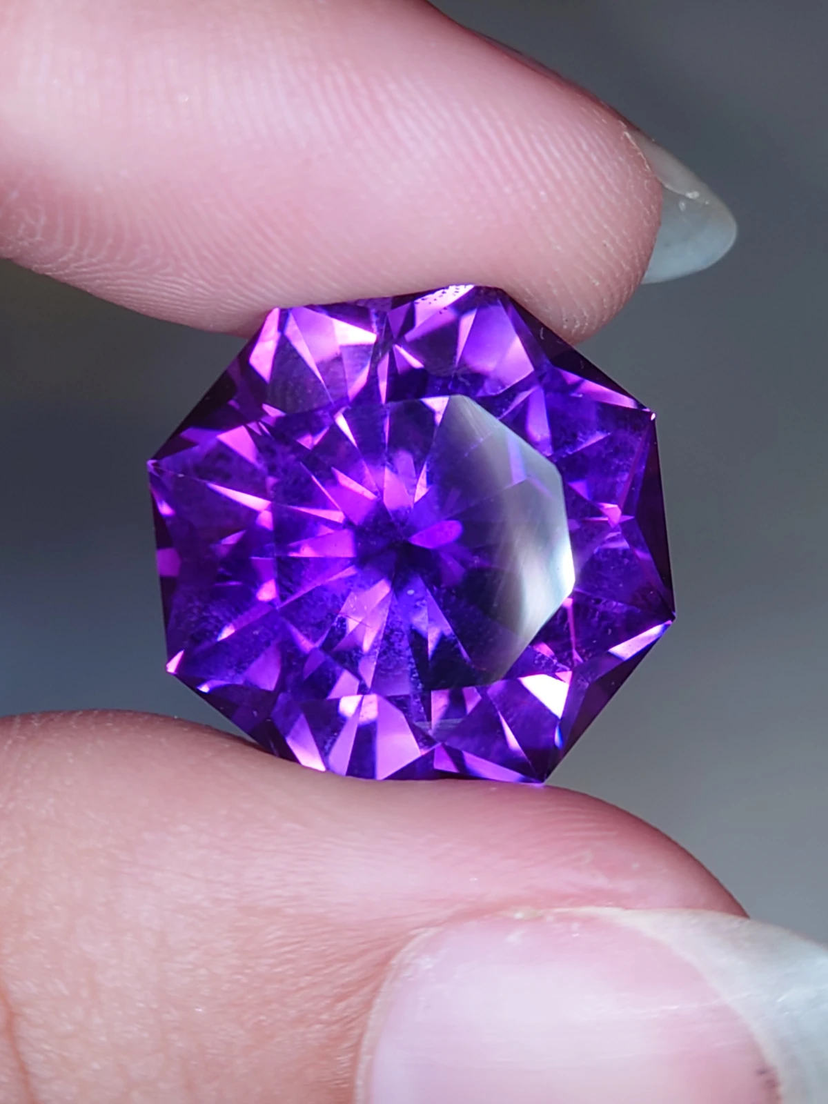 18.98ct Natural Siberian Type Amethyst Fancy Cut Faceted Loose Gemstone From Nigeria — view 4