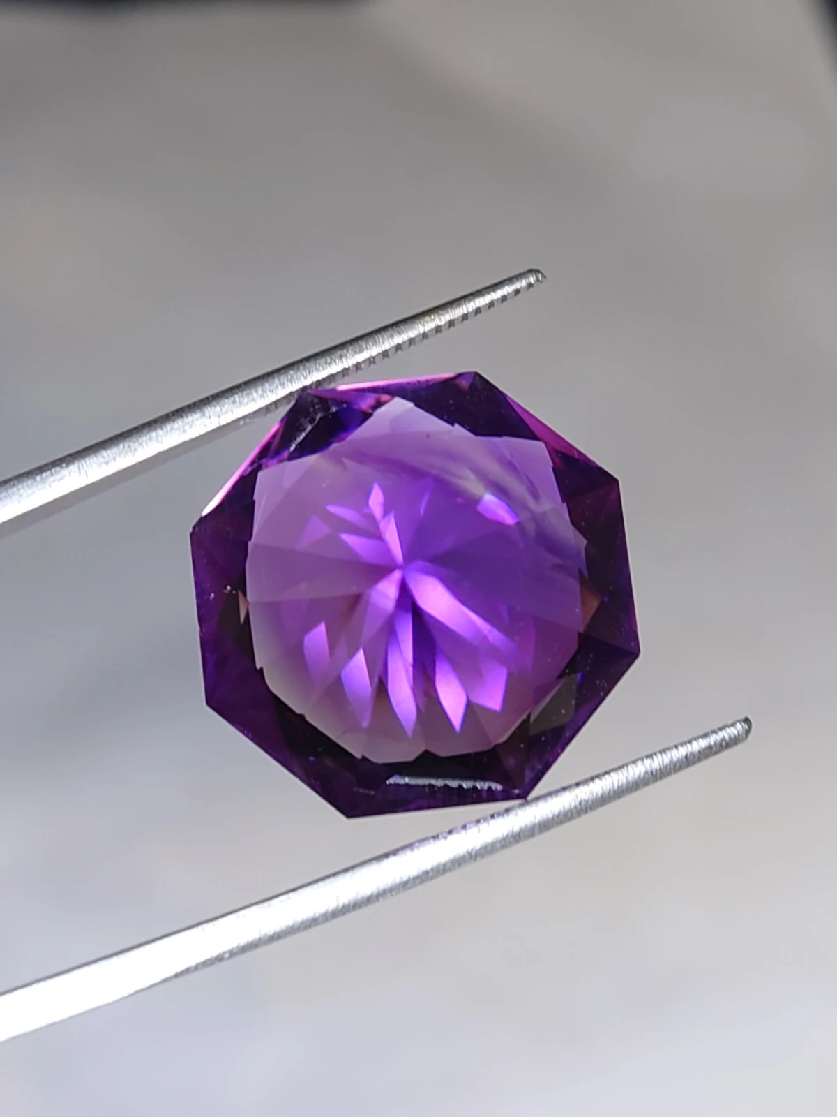 18.98ct Natural Siberian Type Amethyst Fancy Cut Faceted Loose Gemstone From Nigeria — view 2