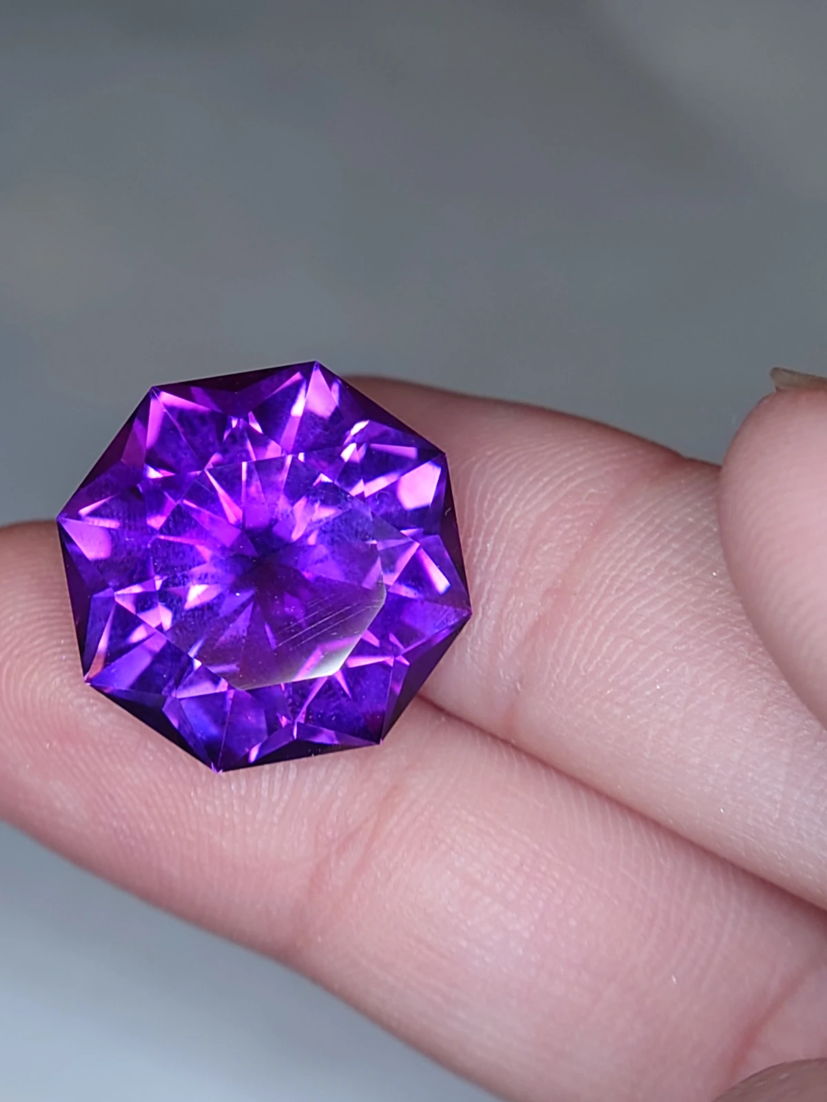 18.98ct Natural Siberian Type Amethyst Fancy Cut Faceted Loose Gemstone From Nigeria — view 3