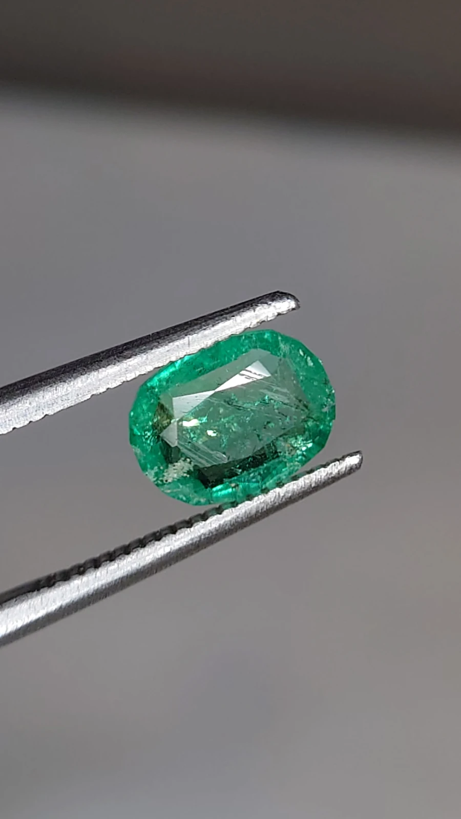 0.85ct Emerald Faceted Loose Gemstone From Panjshir Valley Afghanistan — view 1