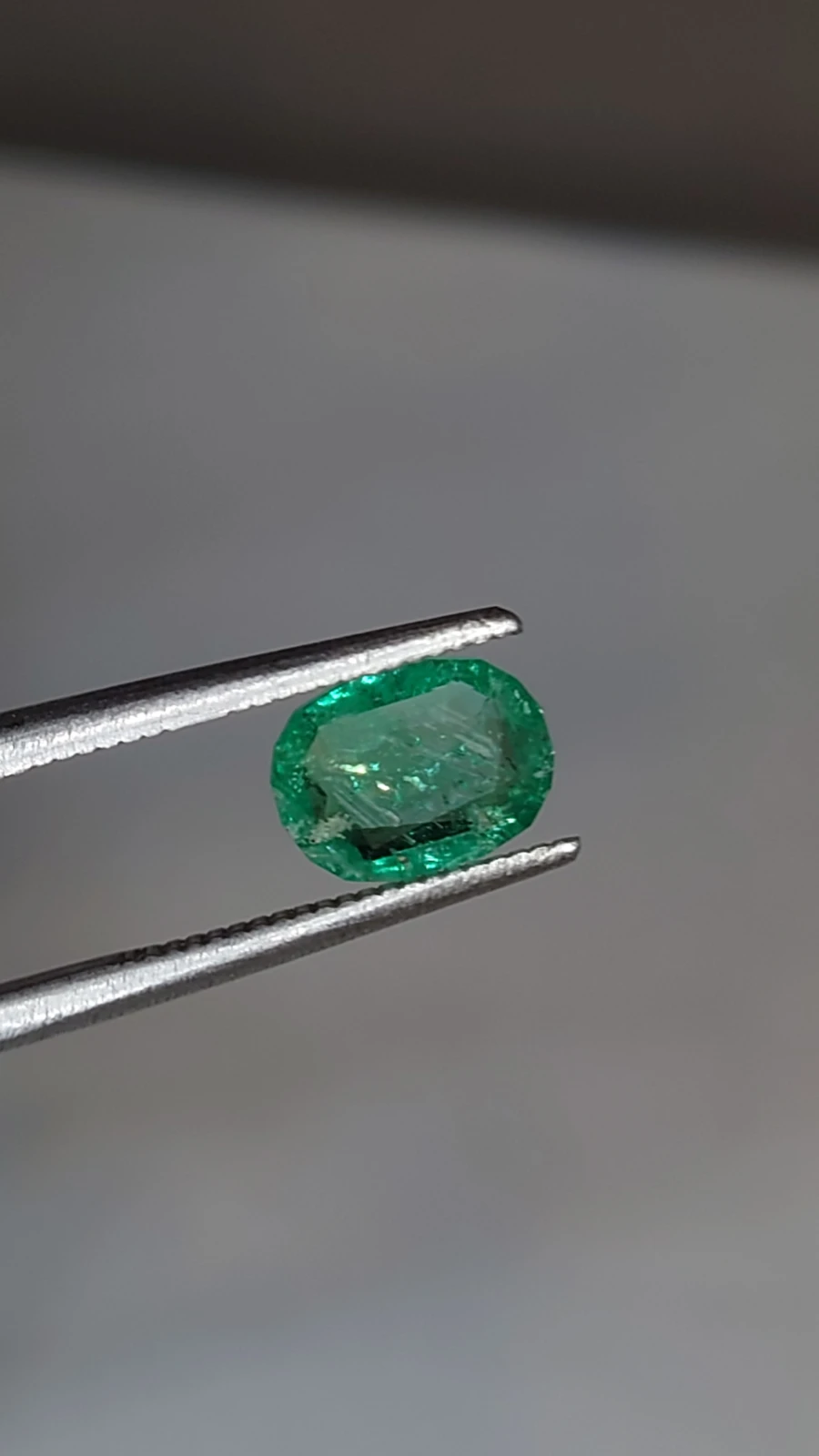 0.85ct Emerald Faceted Loose Gemstone From Panjshir Valley Afghanistan — view 4