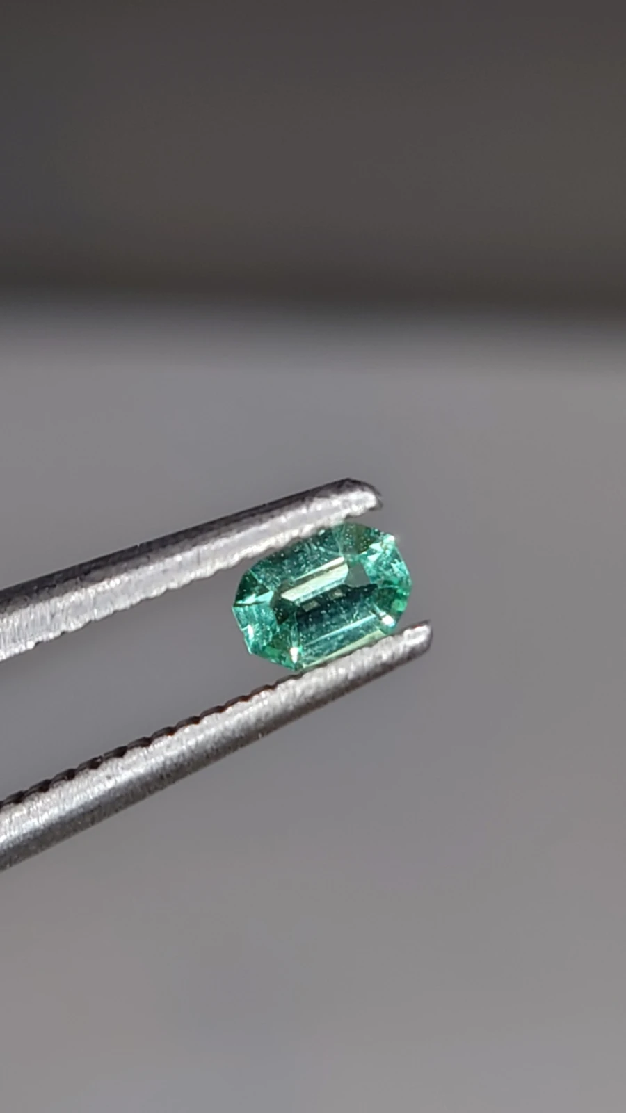 0.12ct Emerald Faceted Loose Gemstone From Panjshir Valley Afghanistan — view 3