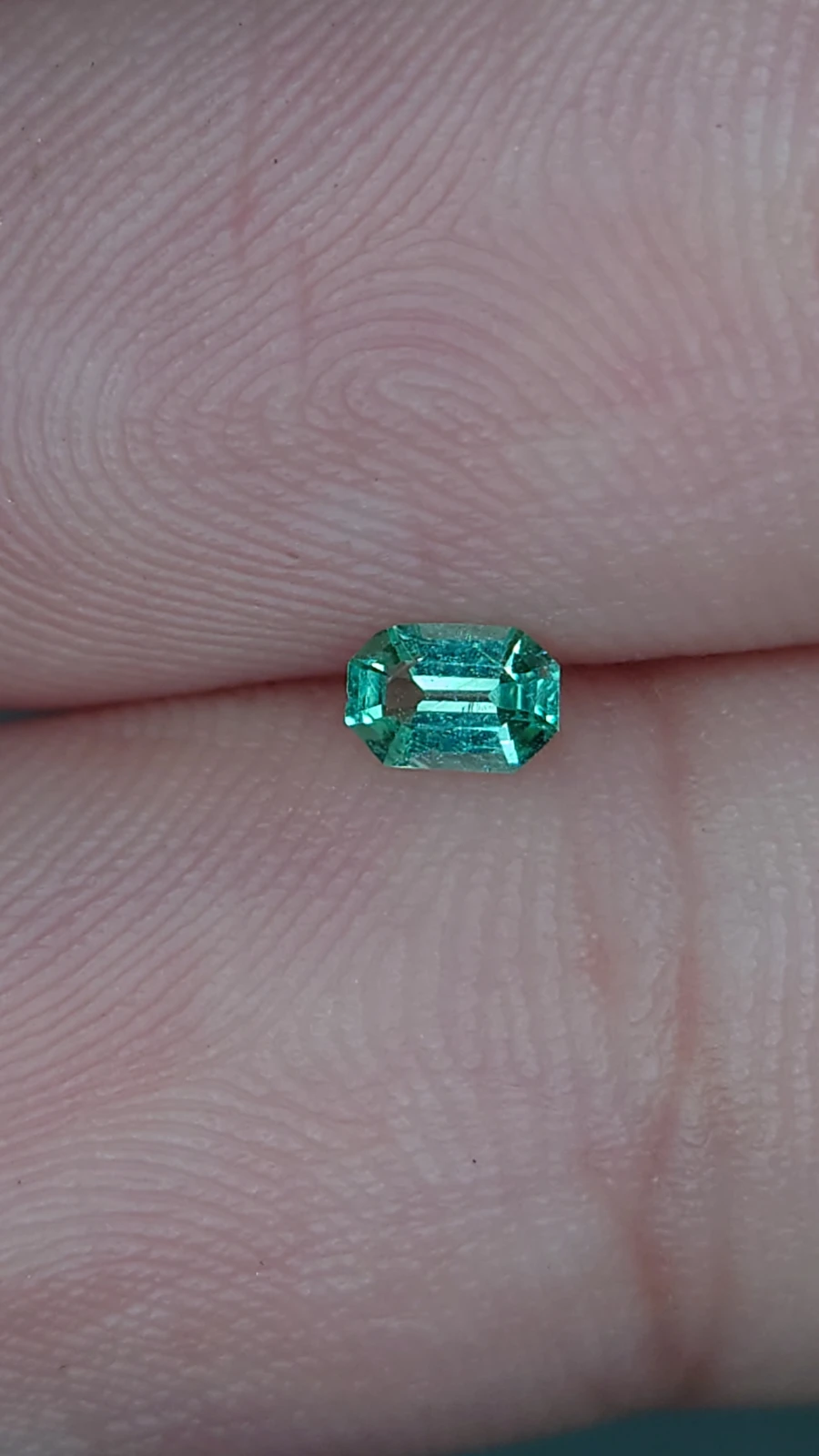 0.12ct Emerald Faceted Loose Gemstone From Panjshir Valley Afghanistan — view 4