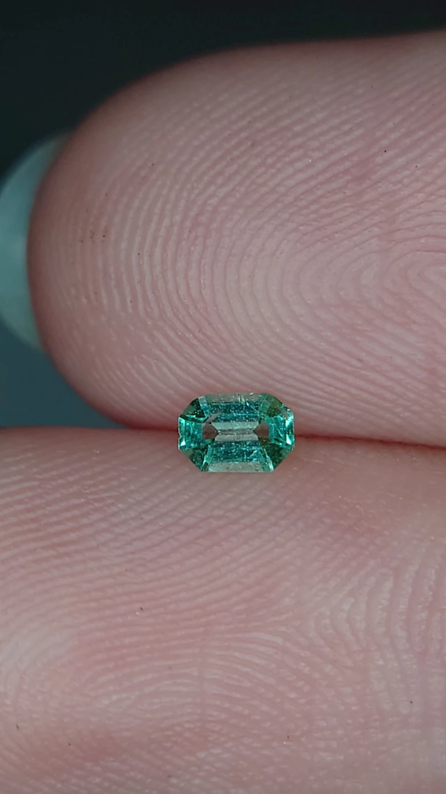 0.12ct Emerald Faceted Loose Gemstone From Panjshir Valley Afghanistan — view 5