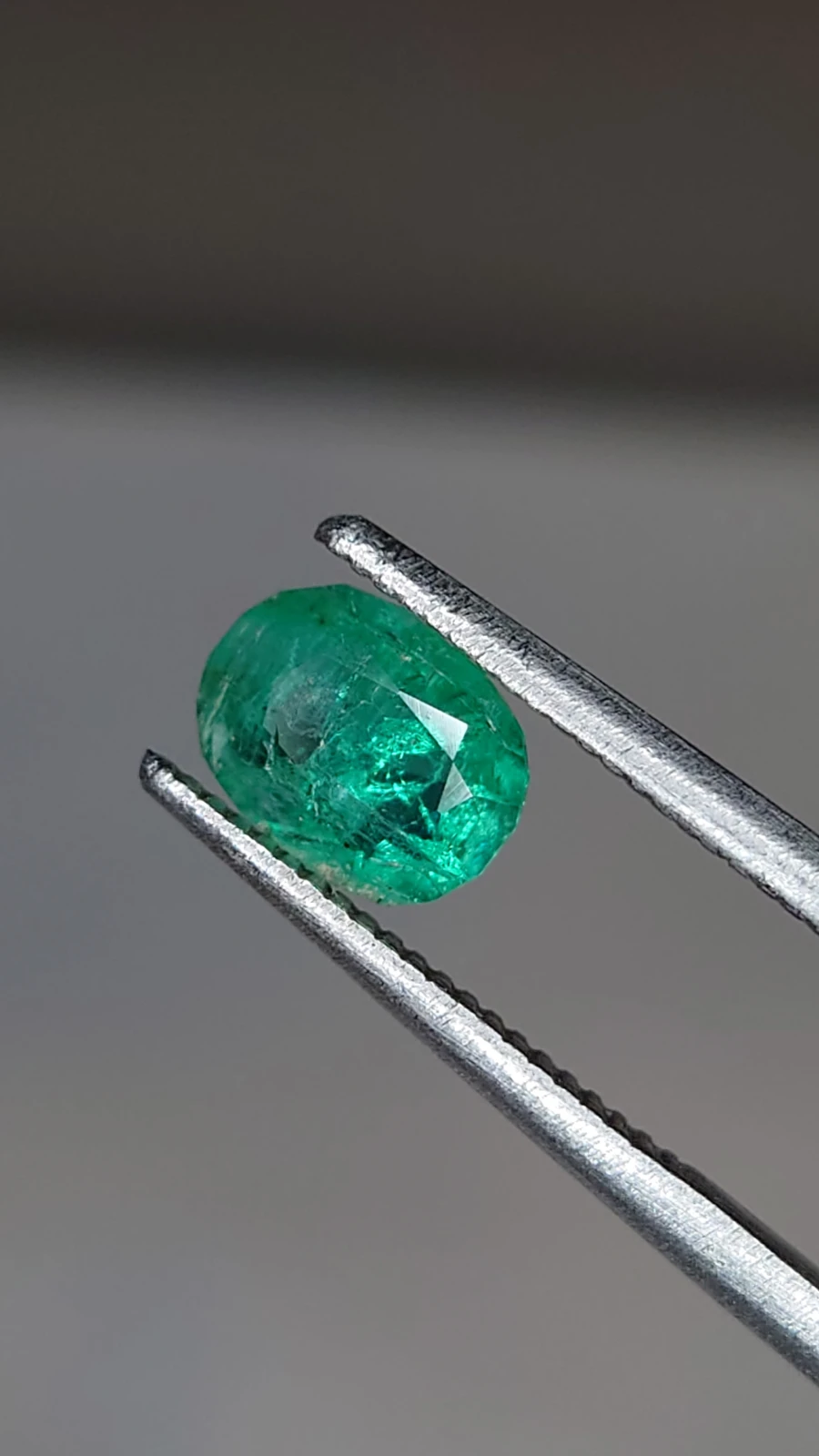 0.57ct Emerald Oval Cut Faceted Loose Gemstone From Panjshir Valley Afghanistan — view 4