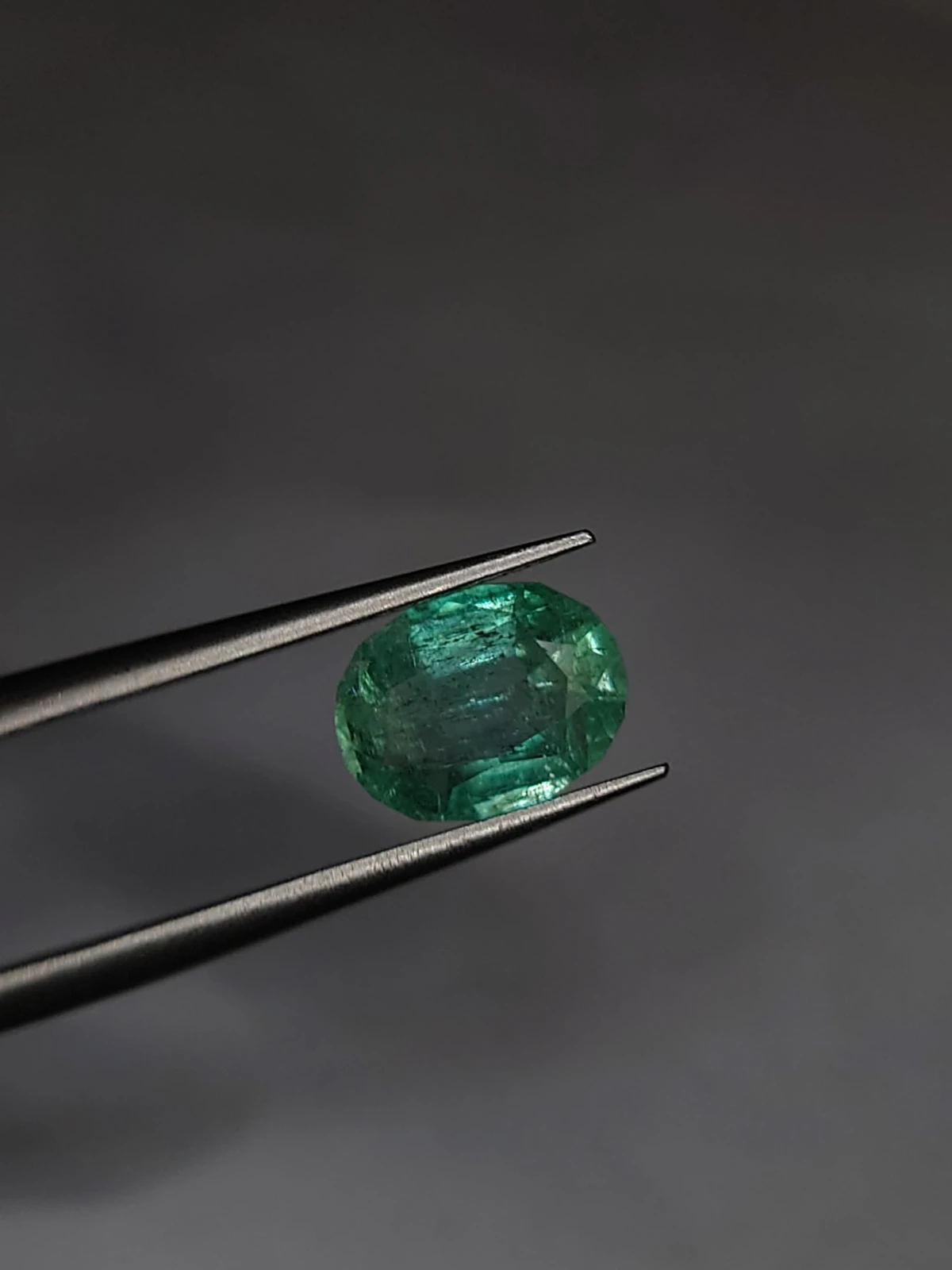 1.20ct Emerald Faceted Loose Gemstone From Panjshir Valley Afghanistan — view 3