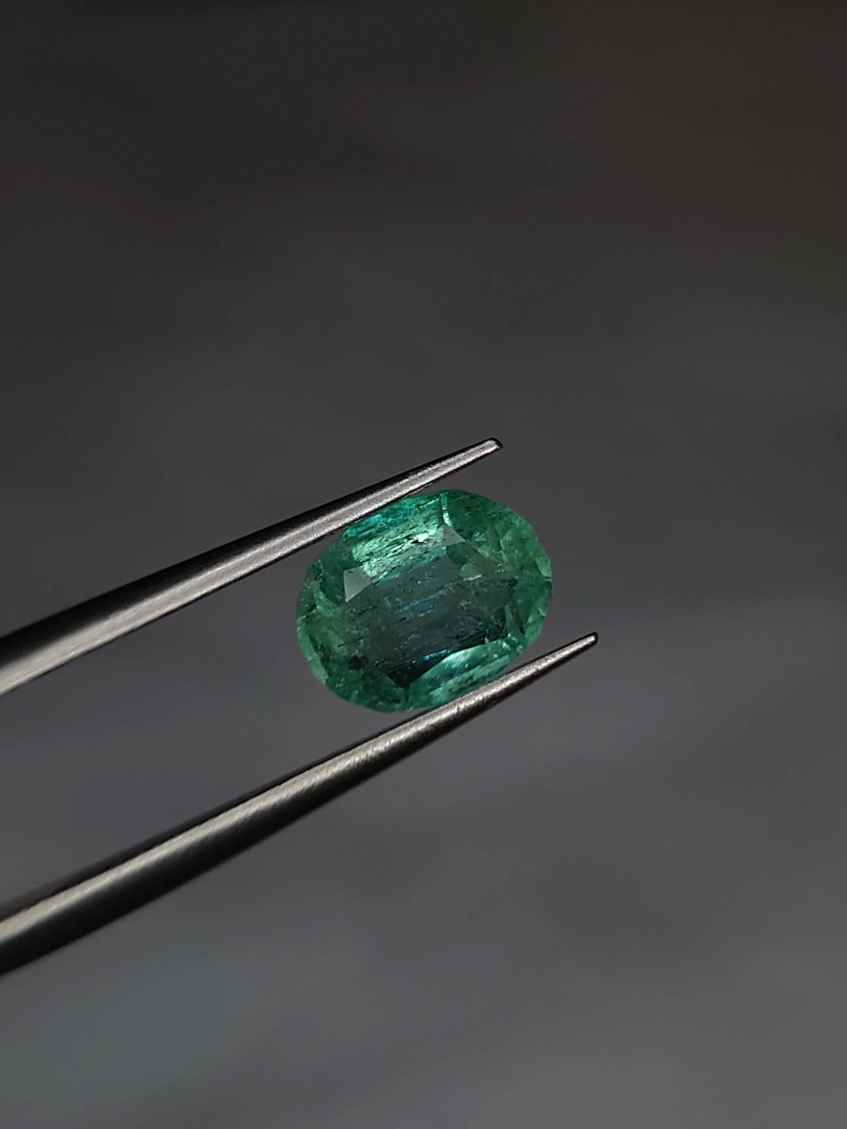 1.20ct Emerald Faceted Loose Gemstone From Panjshir Valley Afghanistan — view 4