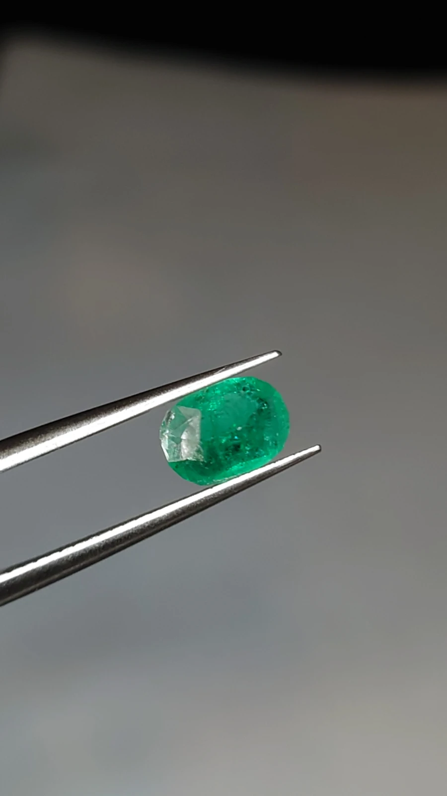 0.97ct Emerald Oval Cut Faceted Loose Gemstone From Panjshir Valley Afghanistan — view 2