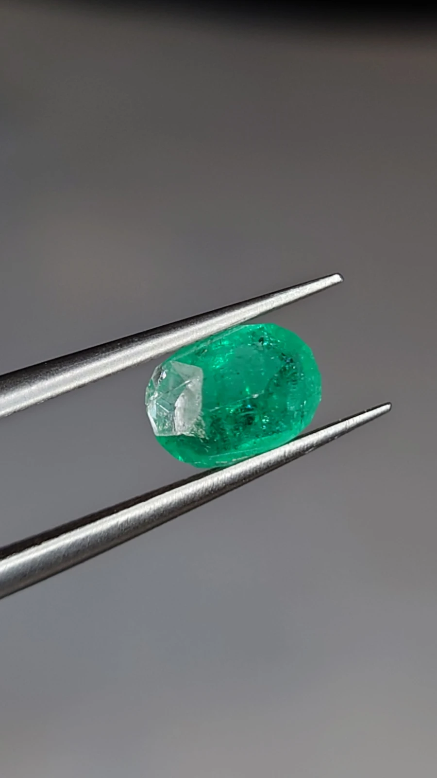 0.97ct Emerald Oval Cut Faceted Loose Gemstone From Panjshir Valley Afghanistan — view 5