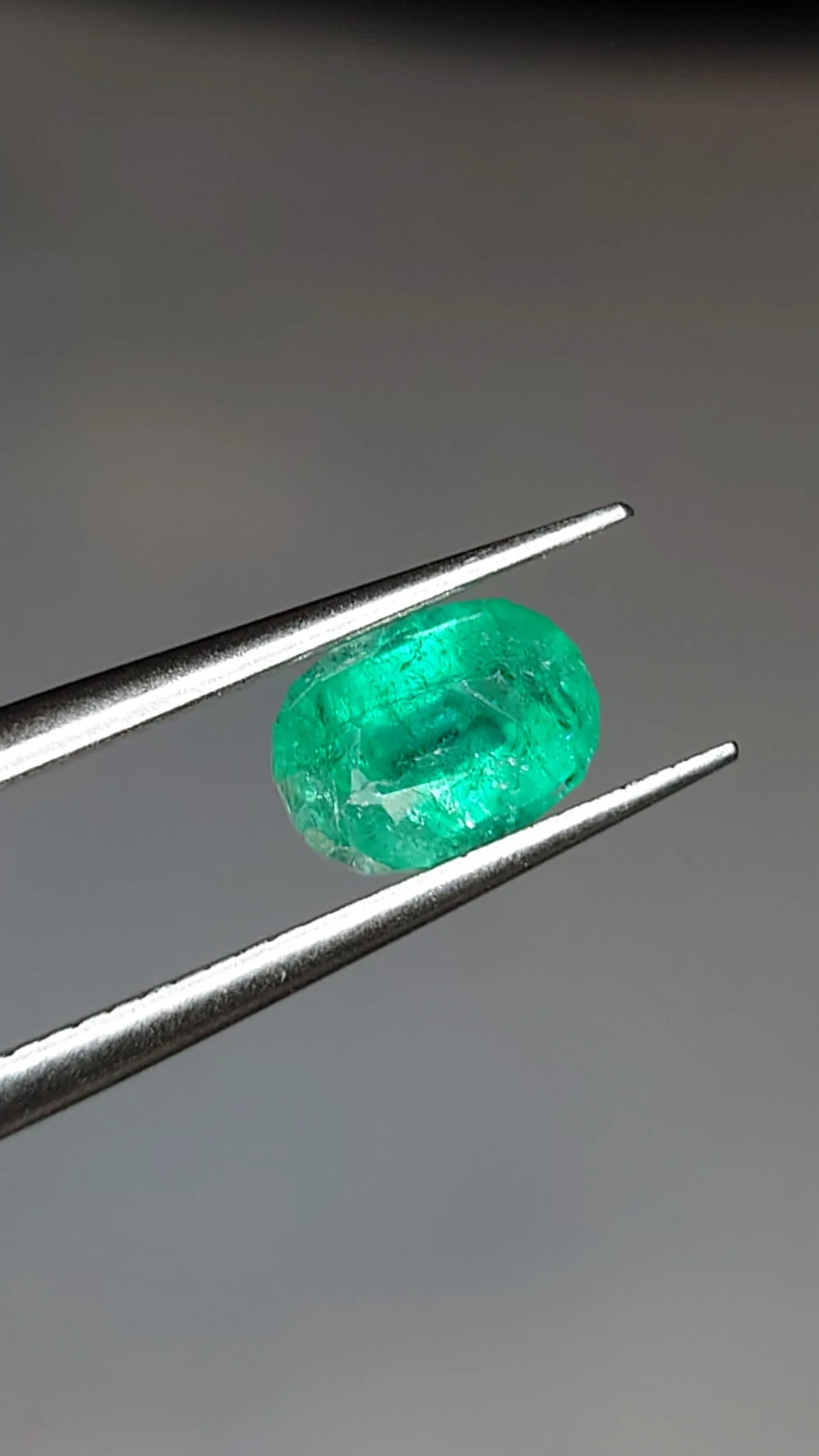 0.97ct Emerald Oval Cut Faceted Loose Gemstone From Panjshir Valley Afghanistan — view 6
