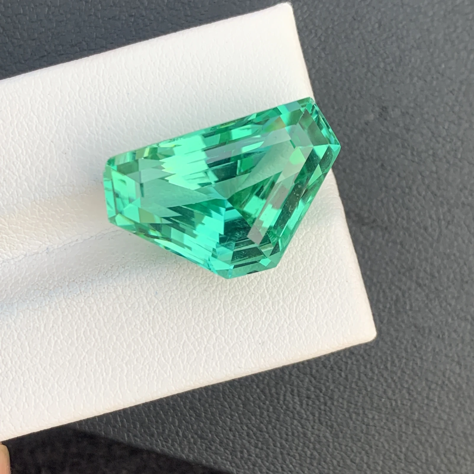 22.78ct Natural Radiated Green Kunzite Faceted Fancy Shape Loose Gemstone — view 7