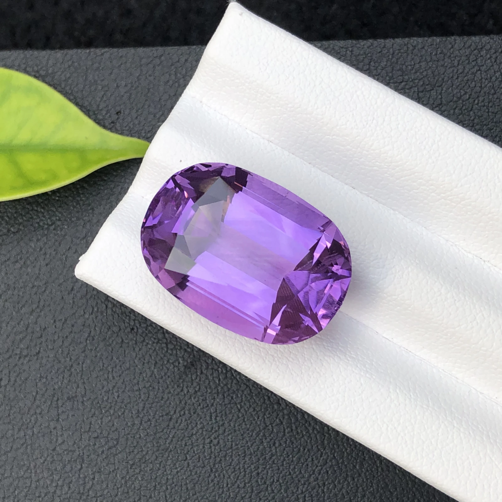 24.65 CT Natural Lavender Amethyst Oval Shape Loose Gemstone — view 4