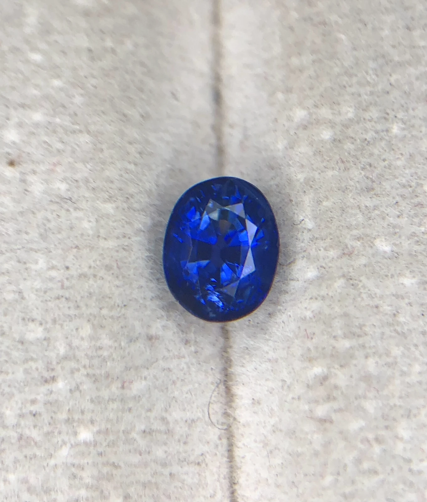 0.84ct Royal Blue Ceylon Sapphire in Oval Cut — view 3