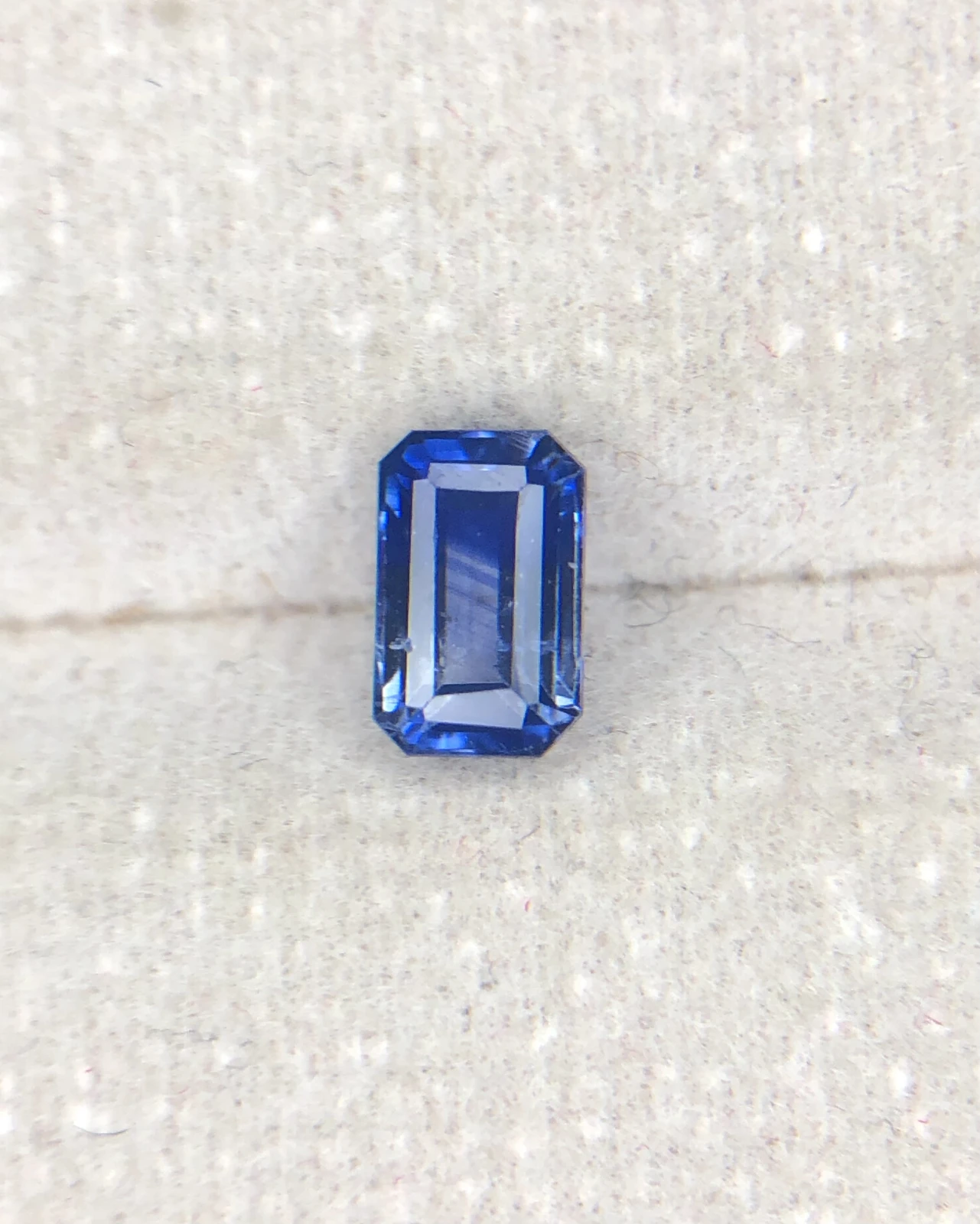 0.93ct Natural Blue Point Sapphire in Emerald Cut from Srilanka — view 2