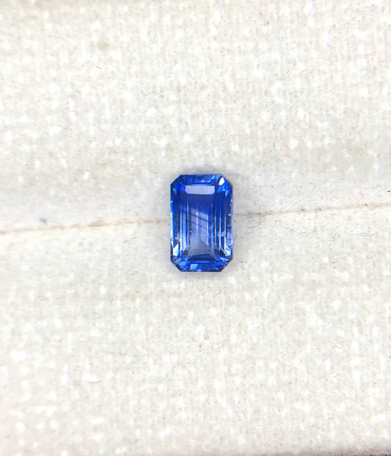 0.93ct Natural Blue Point Sapphire in Emerald Cut from Srilanka — view 3