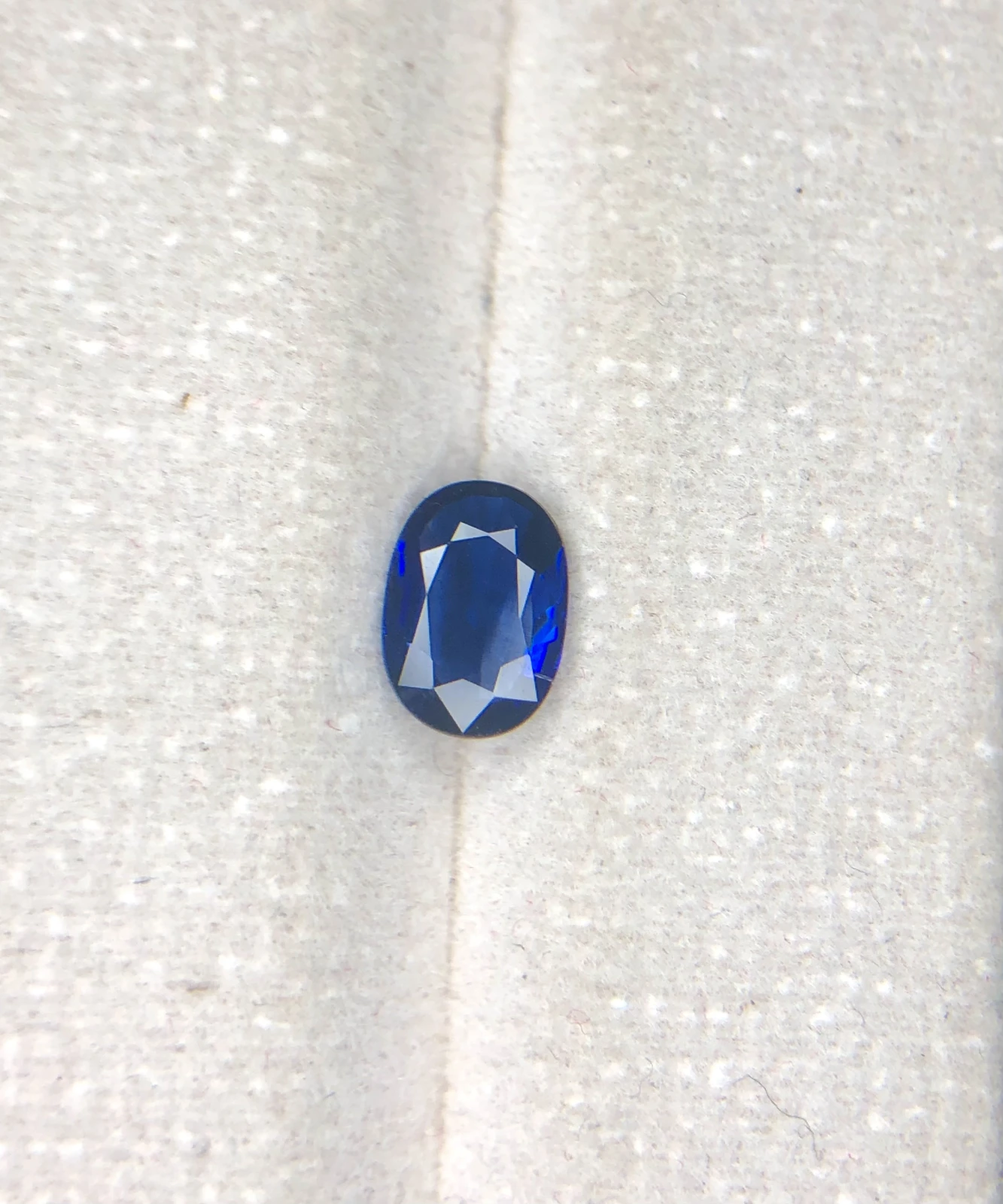 1.00ct Stunning Blue Sapphire — view 1