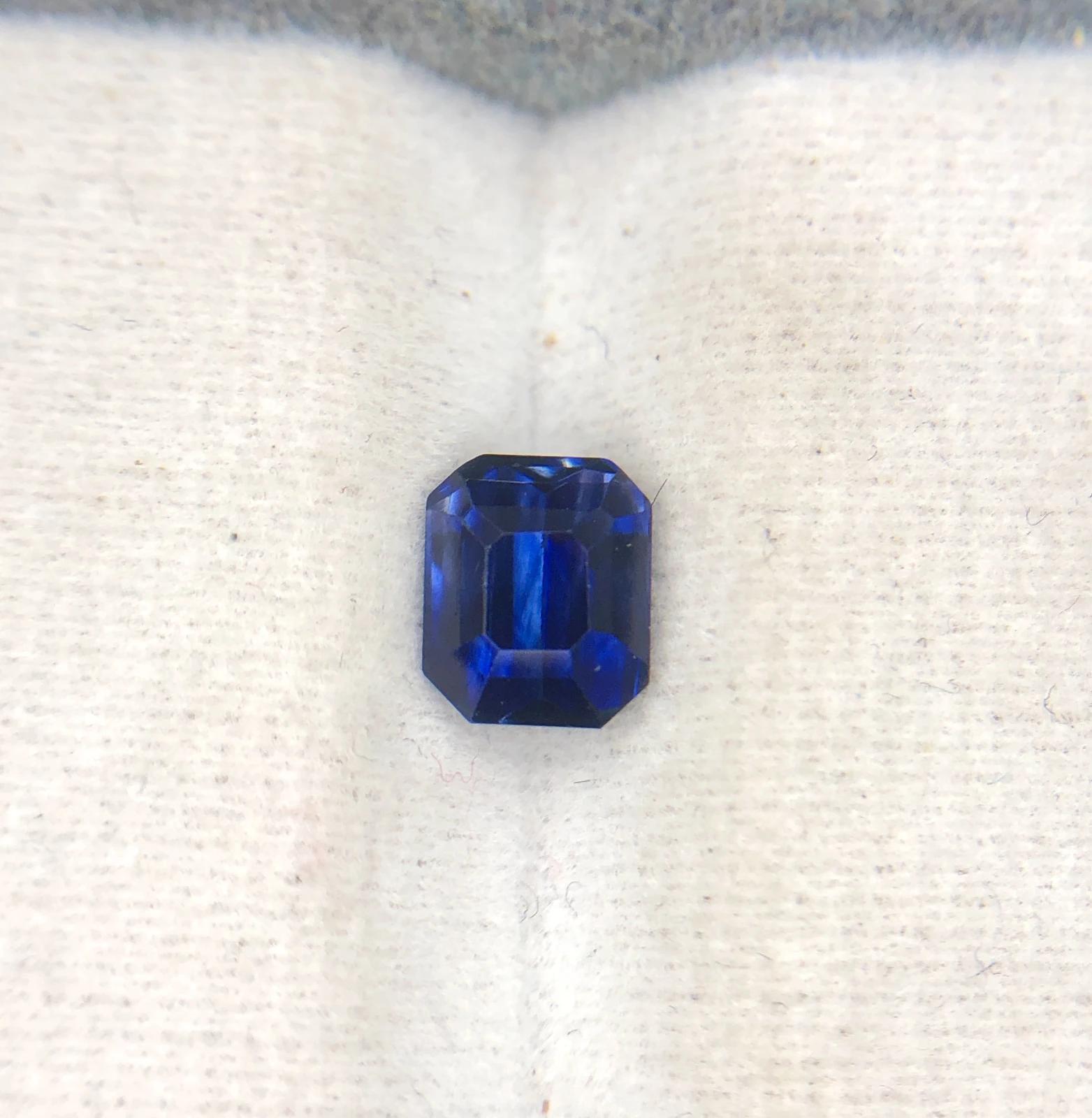 1.57ct Natural Ceylon Blue Sapphire from Srilanka — view 3