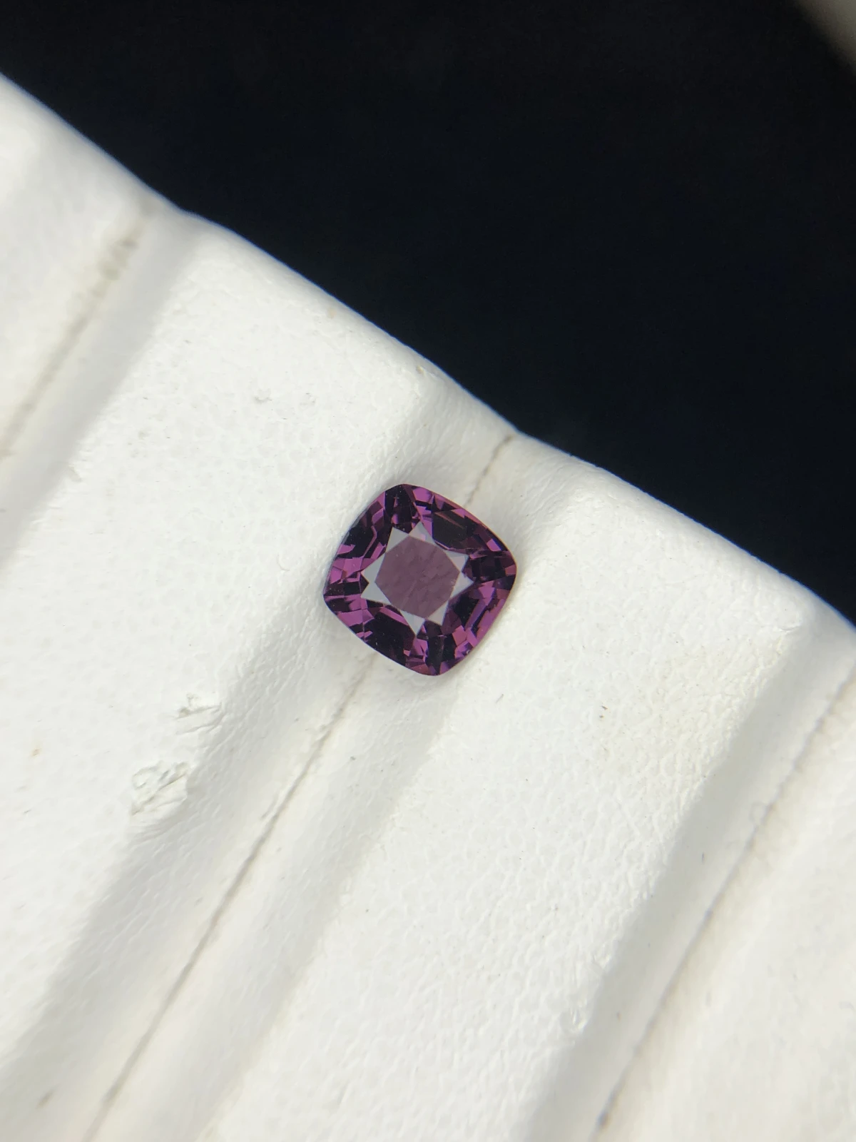 1.00ct Natural Spinel in Burgundy Color From Burma — view 3