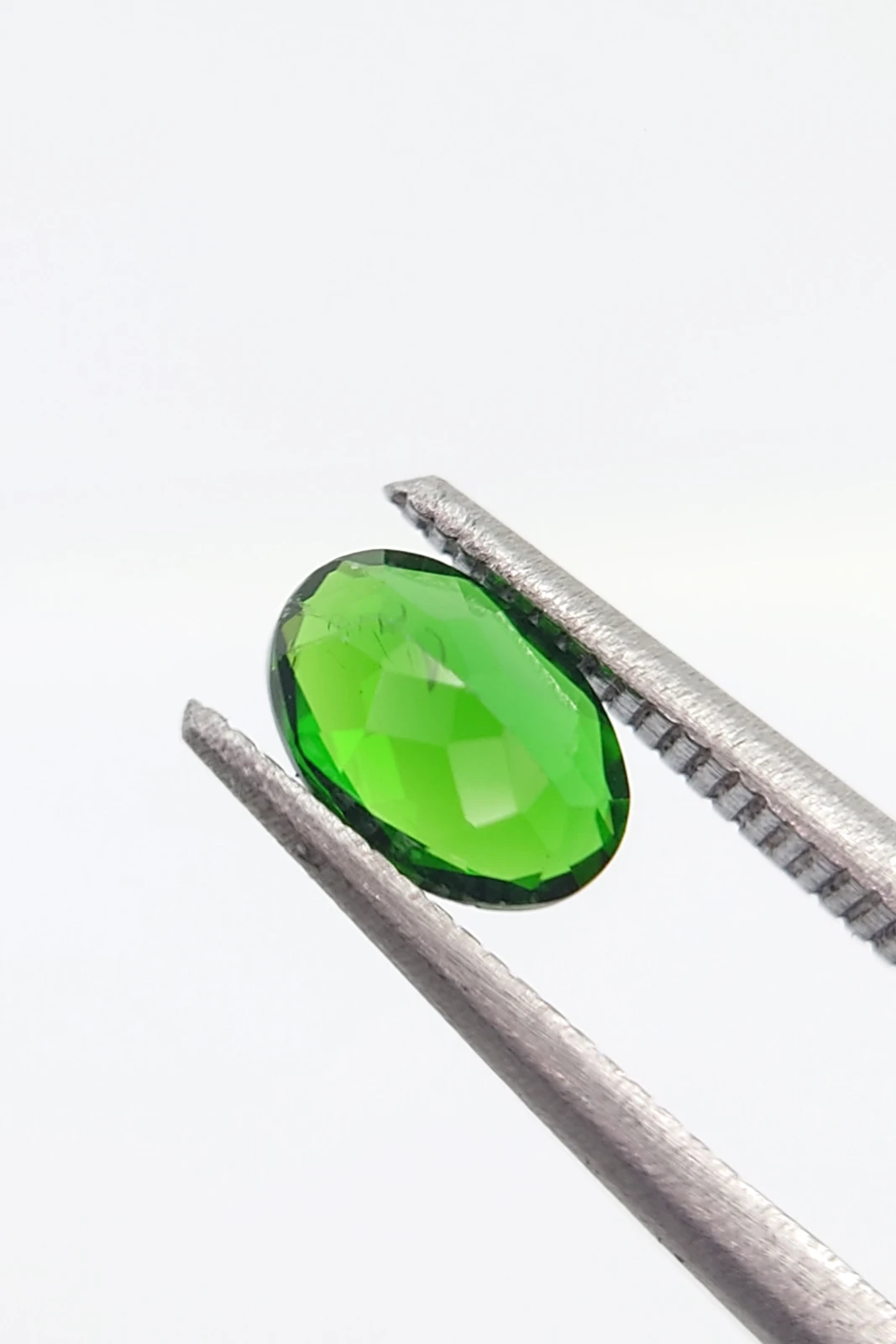 0.8ct Natural Chrome Diopside Oval Cut Loose Gemstone from Pakistan — view 6