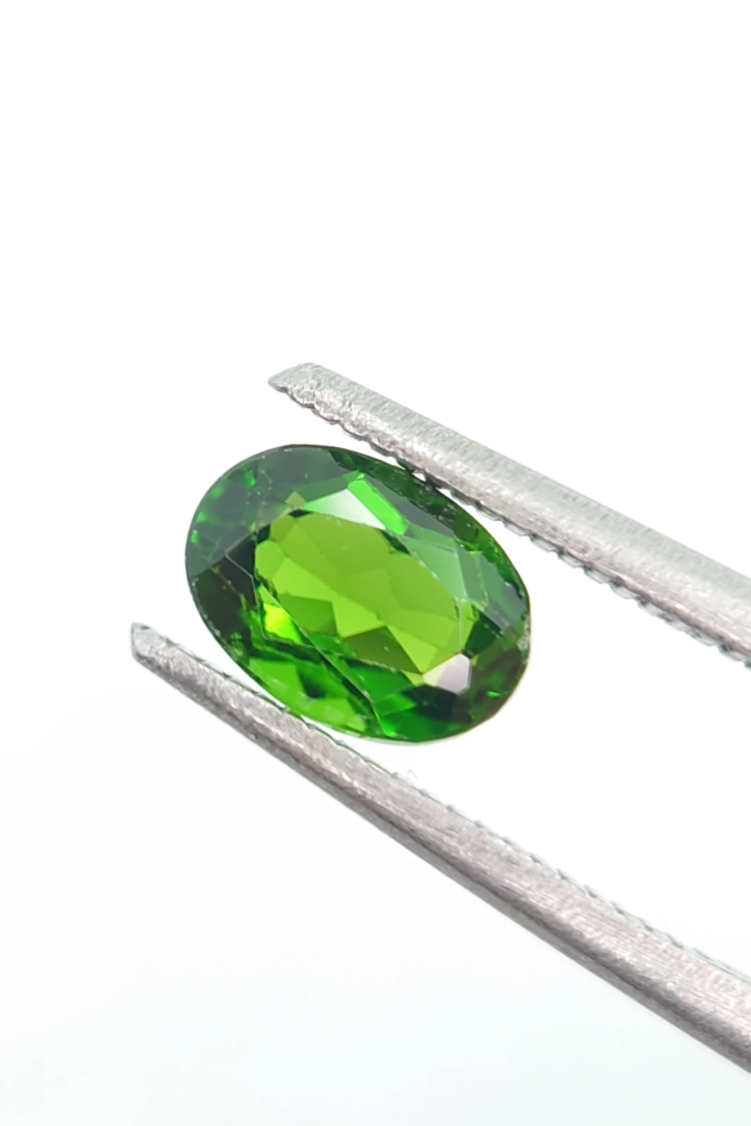 0.8ct Natural Oval Cut Chrome Diopside from Pakistan — view 4