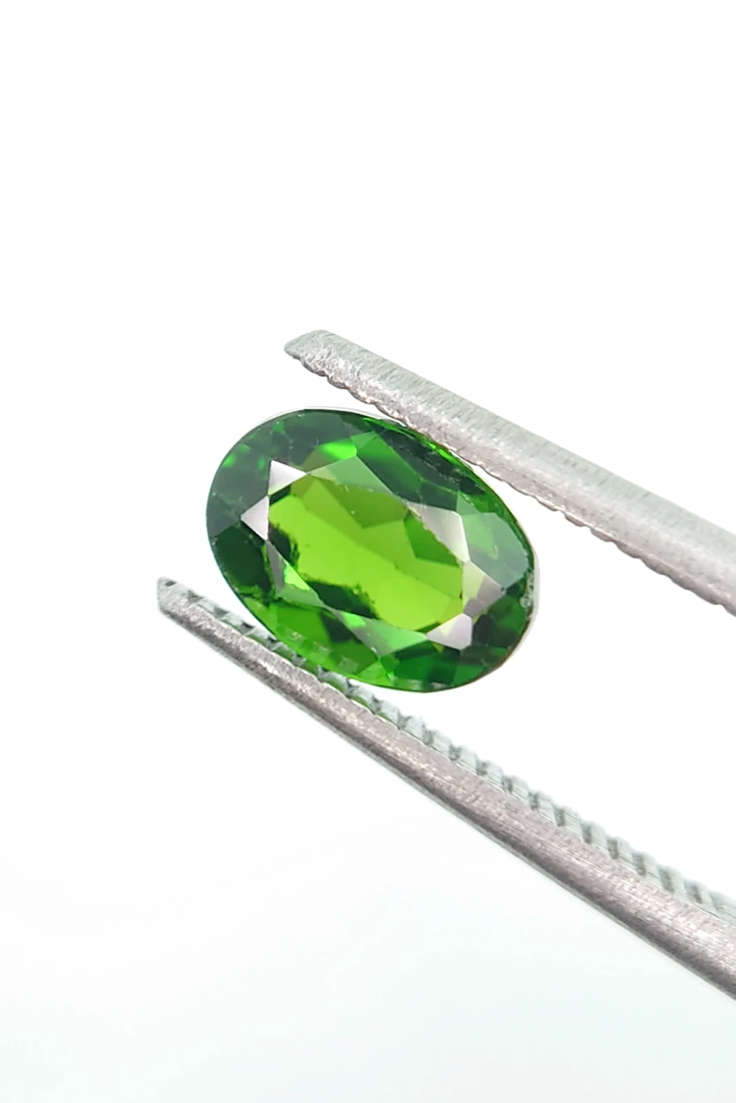 0.8ct Natural Oval Cut Chrome Diopside from Pakistan — view 3