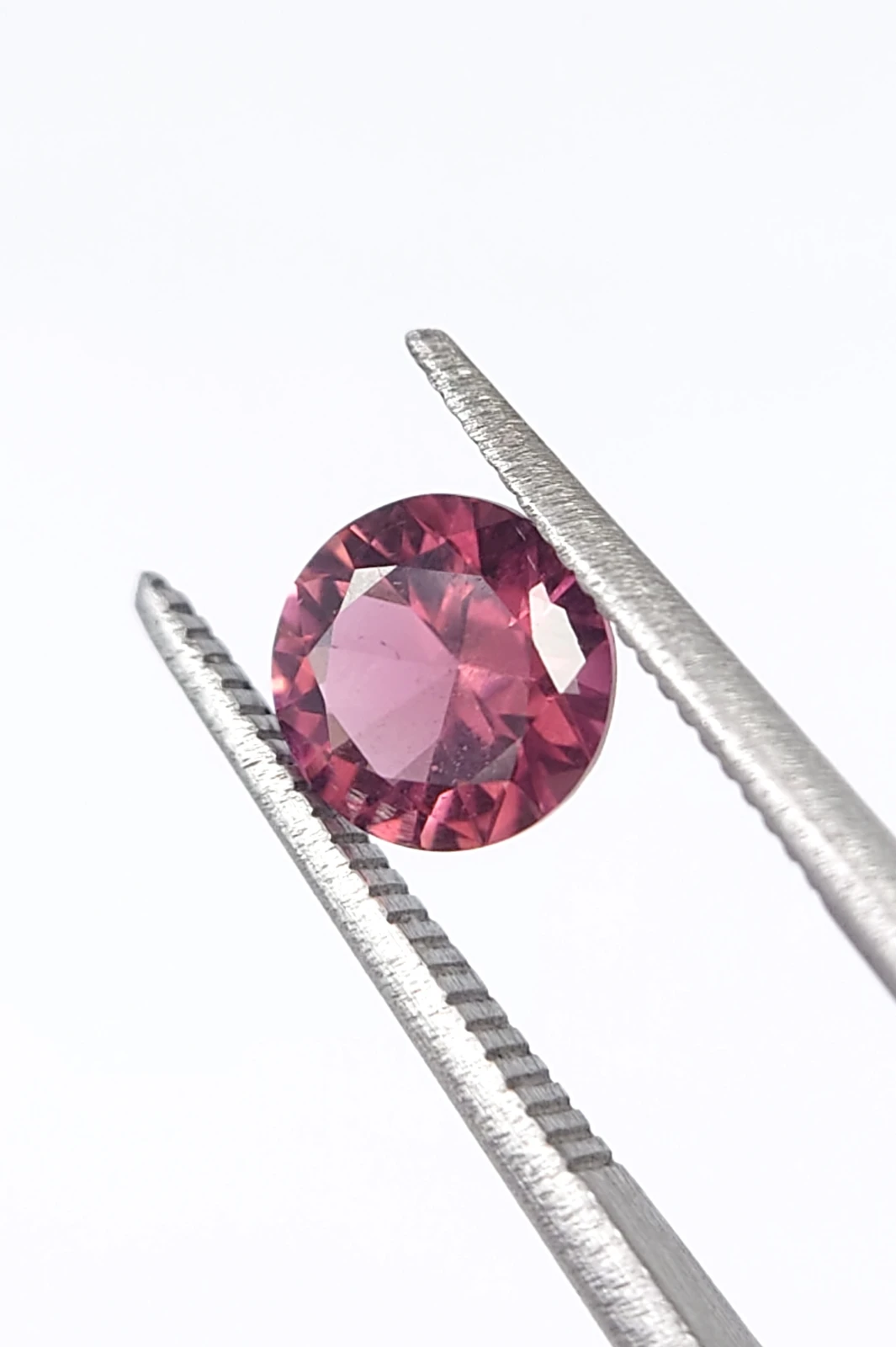 0.88ct Natural Round Brilliant Cut Rubellite from Afghanistan — view 3