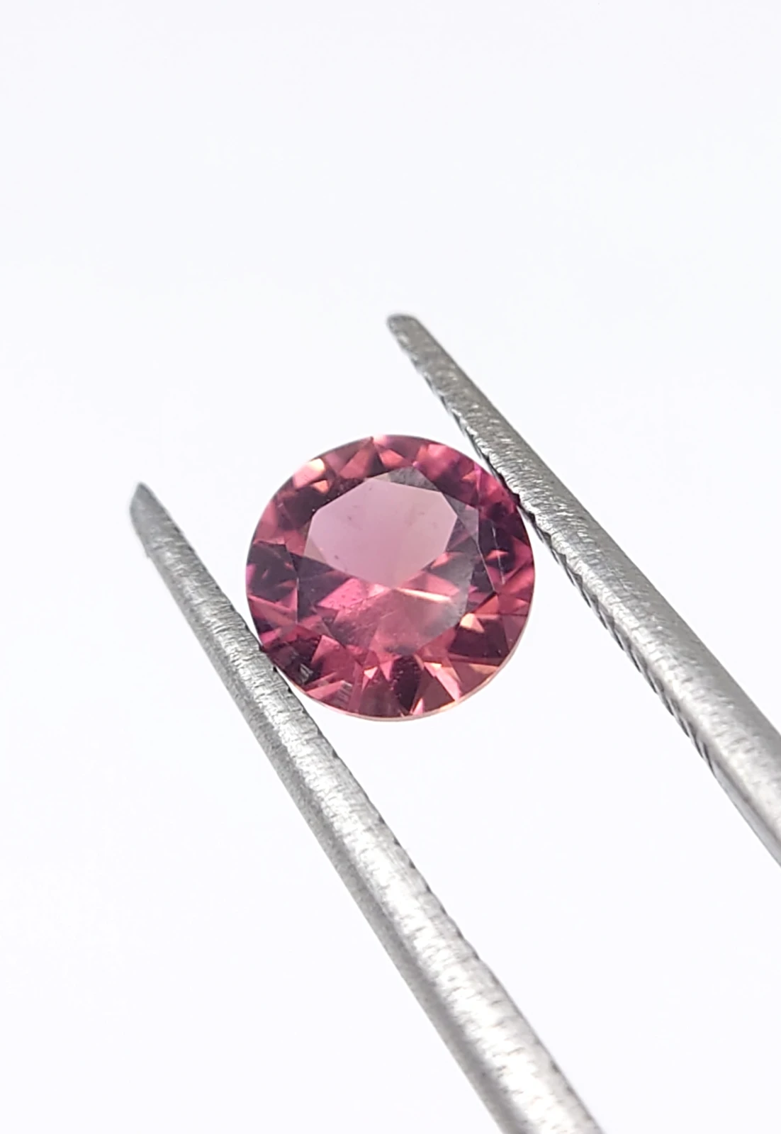 0.88ct Natural Round Brilliant Cut Rubellite from Afghanistan — view 4