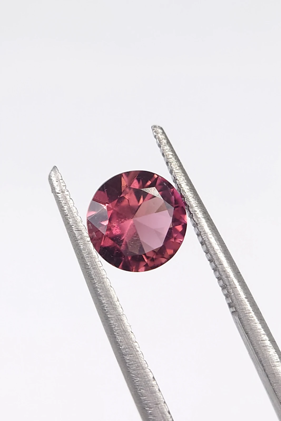 0.88ct Natural Round Brilliant Cut Rubellite from Afghanistan — view 6