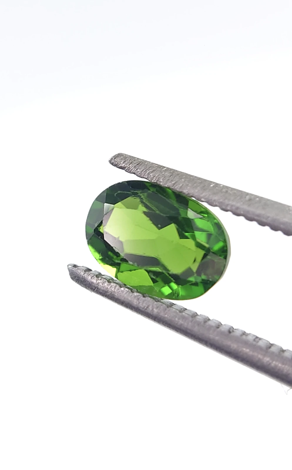 0.8ct Natural Green Oval Cut Chrome Diopside from Pakistan — view 2