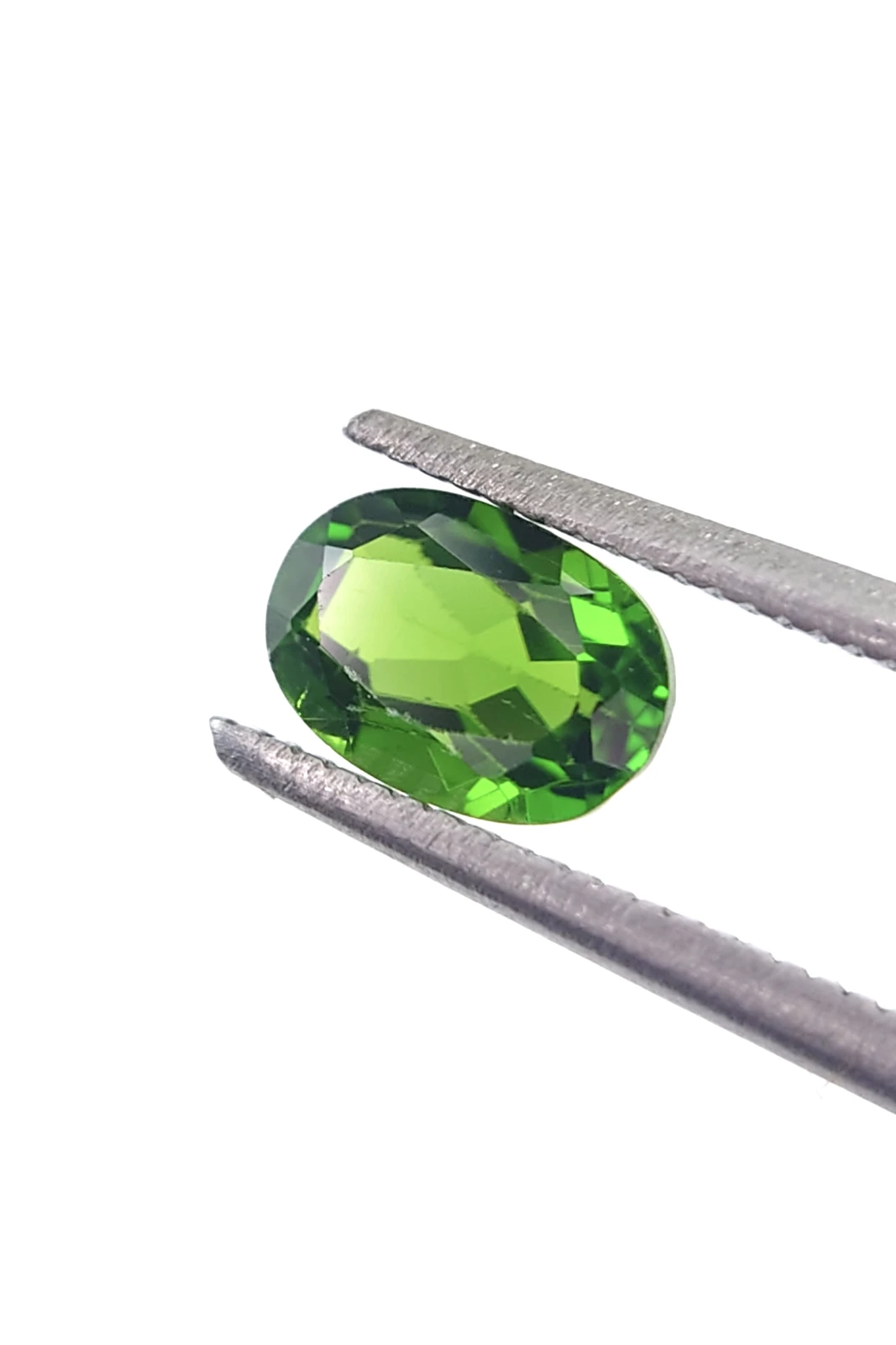 0.8ct Natural Green Oval Cut Chrome Diopside from Pakistan — view 3