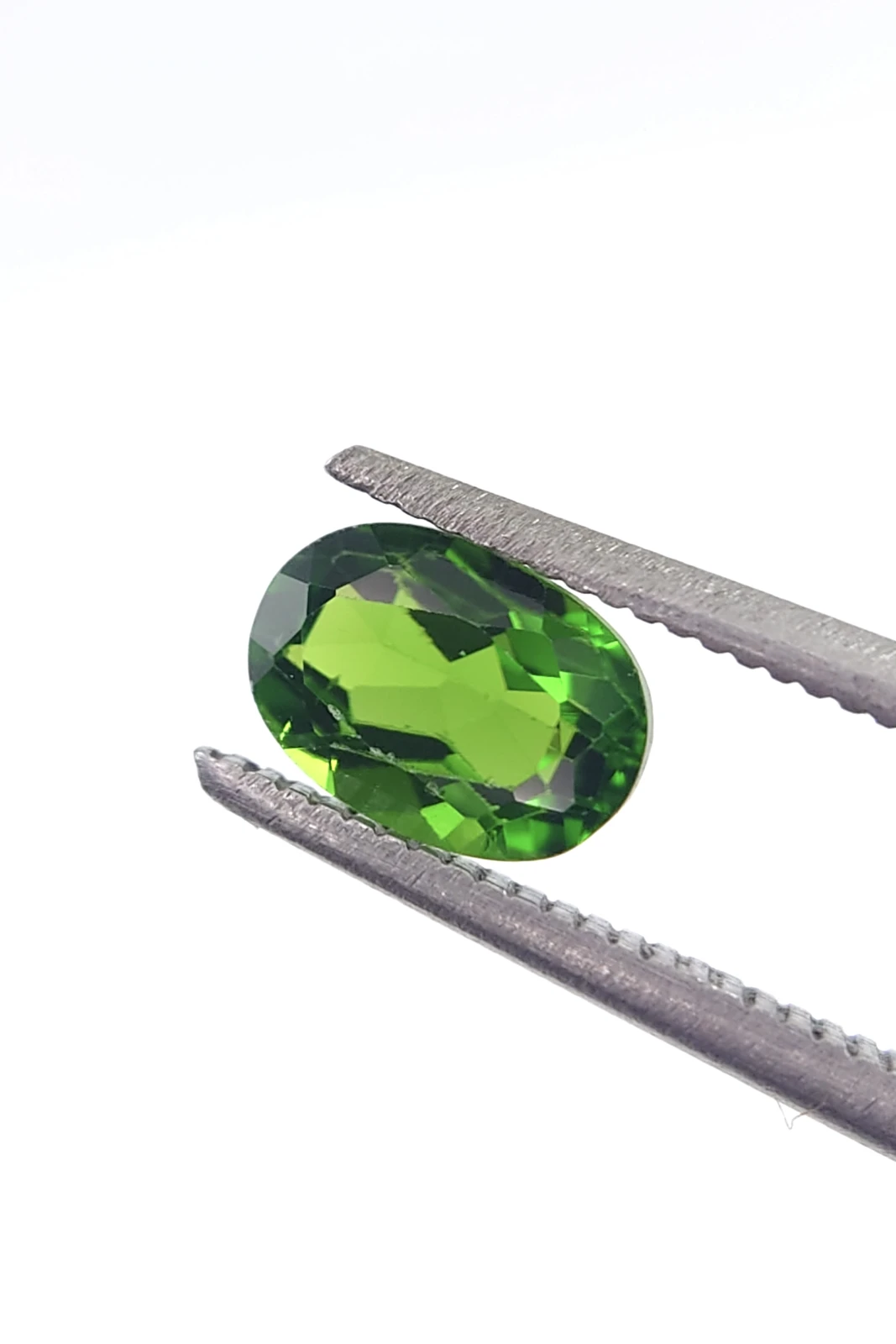 0.8ct Natural Green Oval Cut Chrome Diopside from Pakistan — view 5