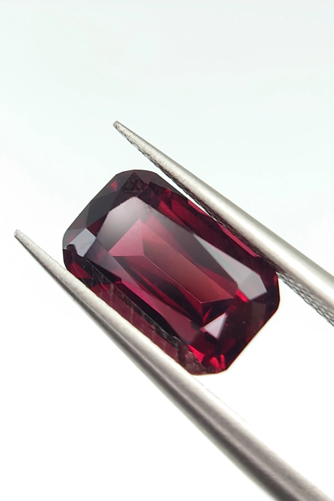 2.6ct Natural Rhodolite Garnet in Emerald Cut from Tanzania — view 2
