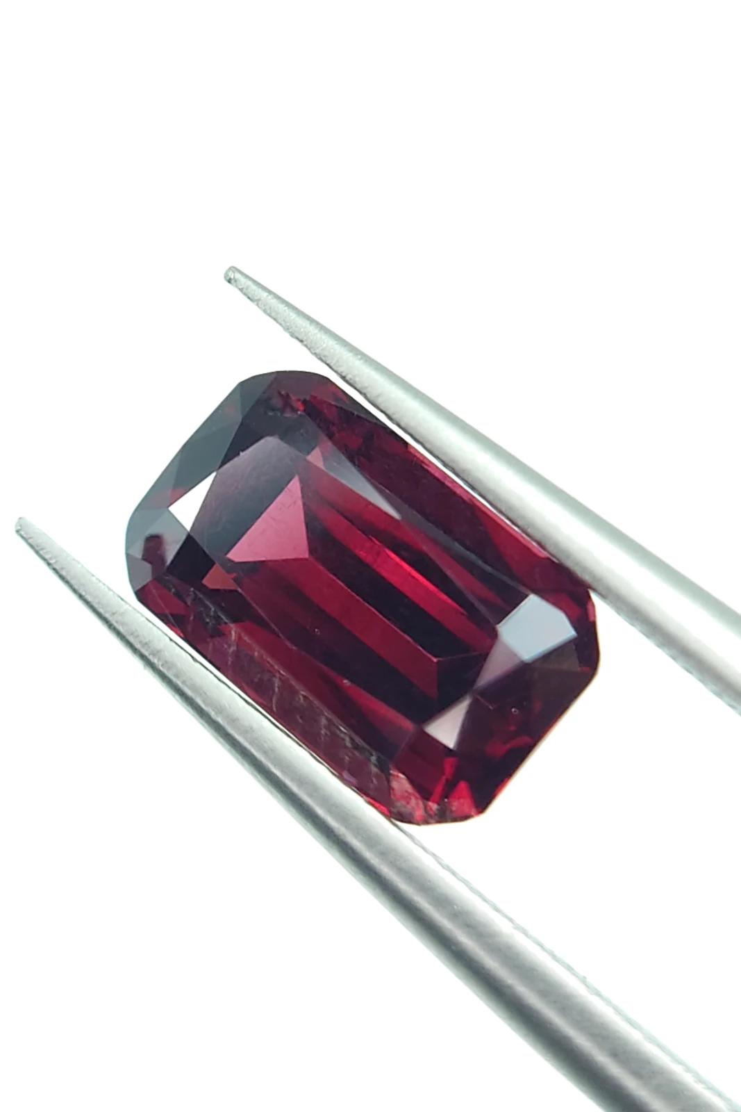 2.6ct Natural Rhodolite Garnet in Emerald Cut from Tanzania — view 4