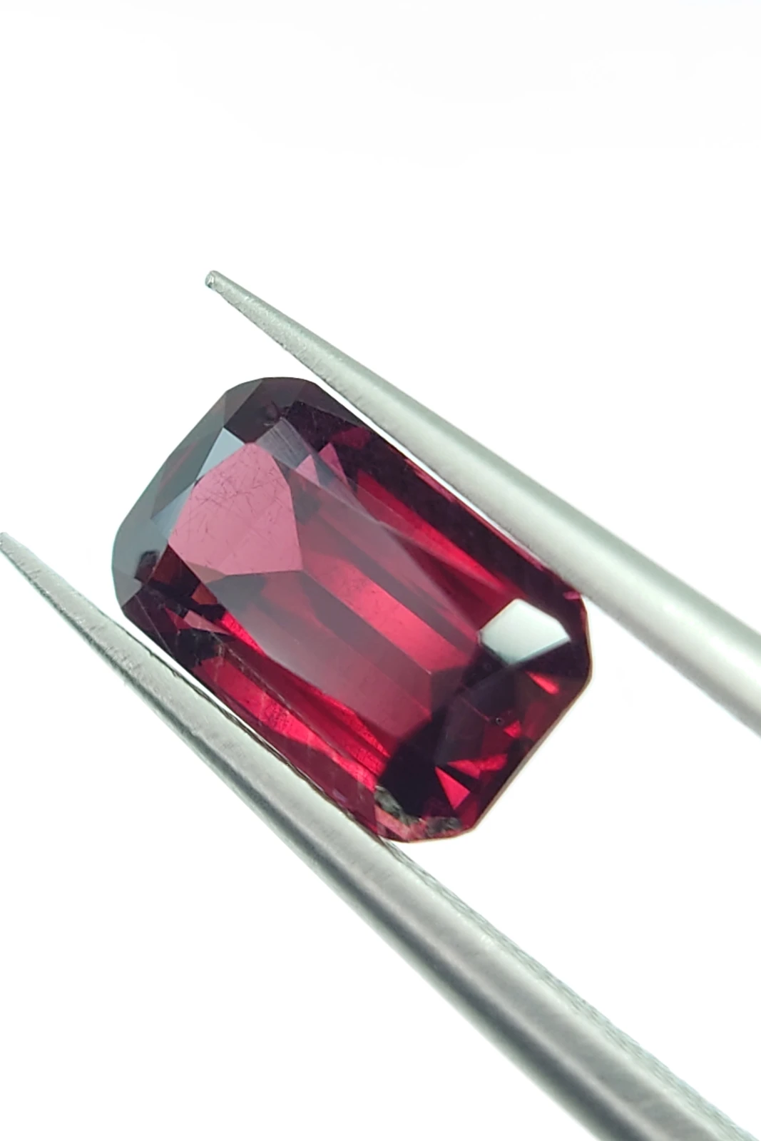 2.6ct Natural Rhodolite Garnet in Emerald Cut from Tanzania — view 5