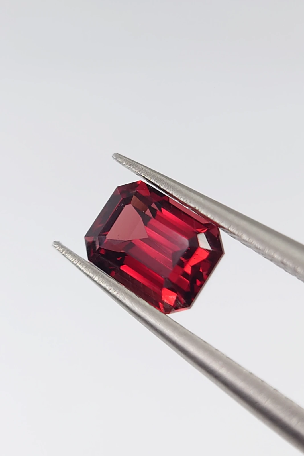 1.06ct Rhodolite Garnet Natural Loose Gemstone from Tanzania — view 5