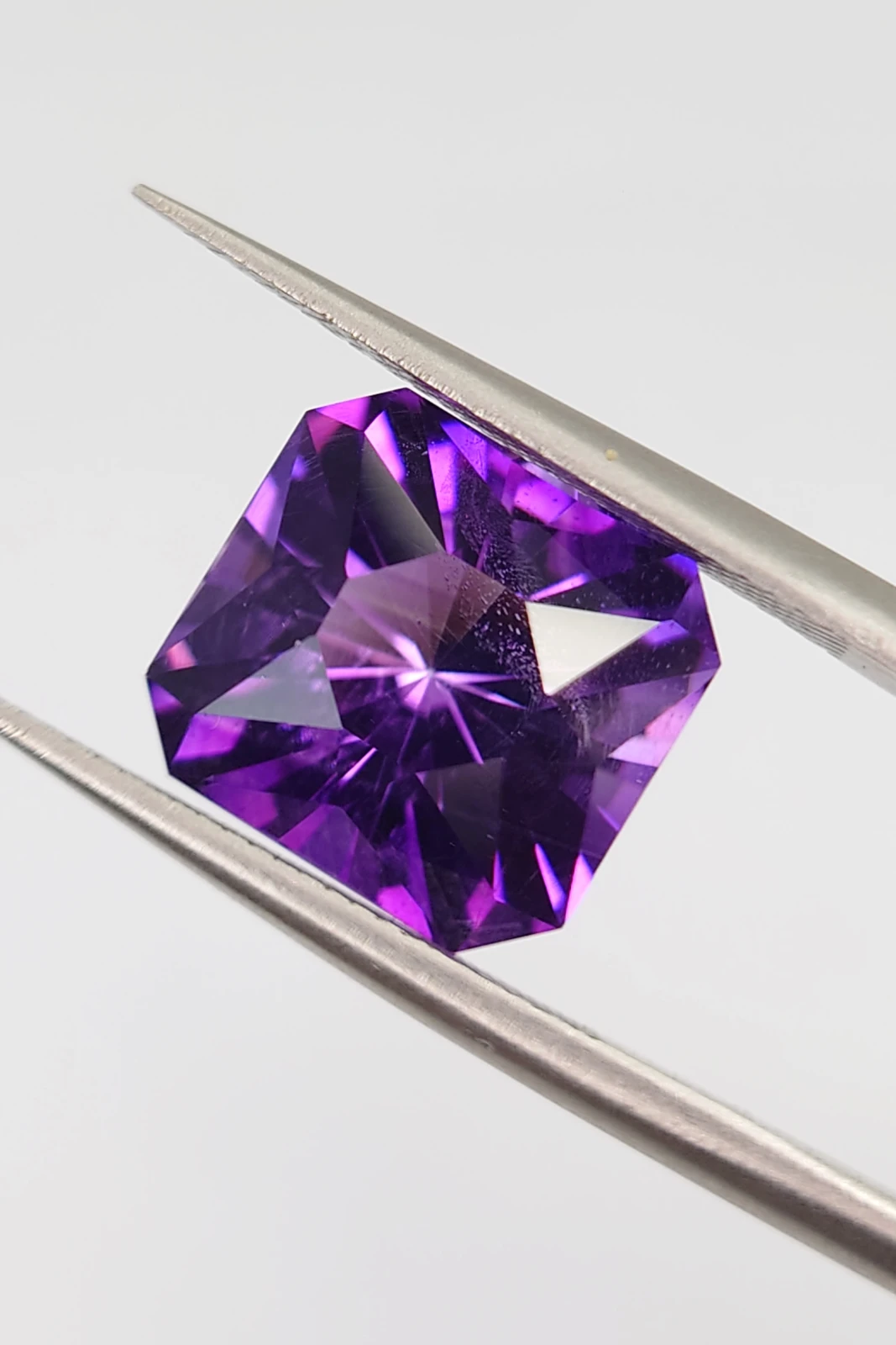 5.2ct Natural Siberian Type Nigerian Amethyst Loose Gemstone — view 1