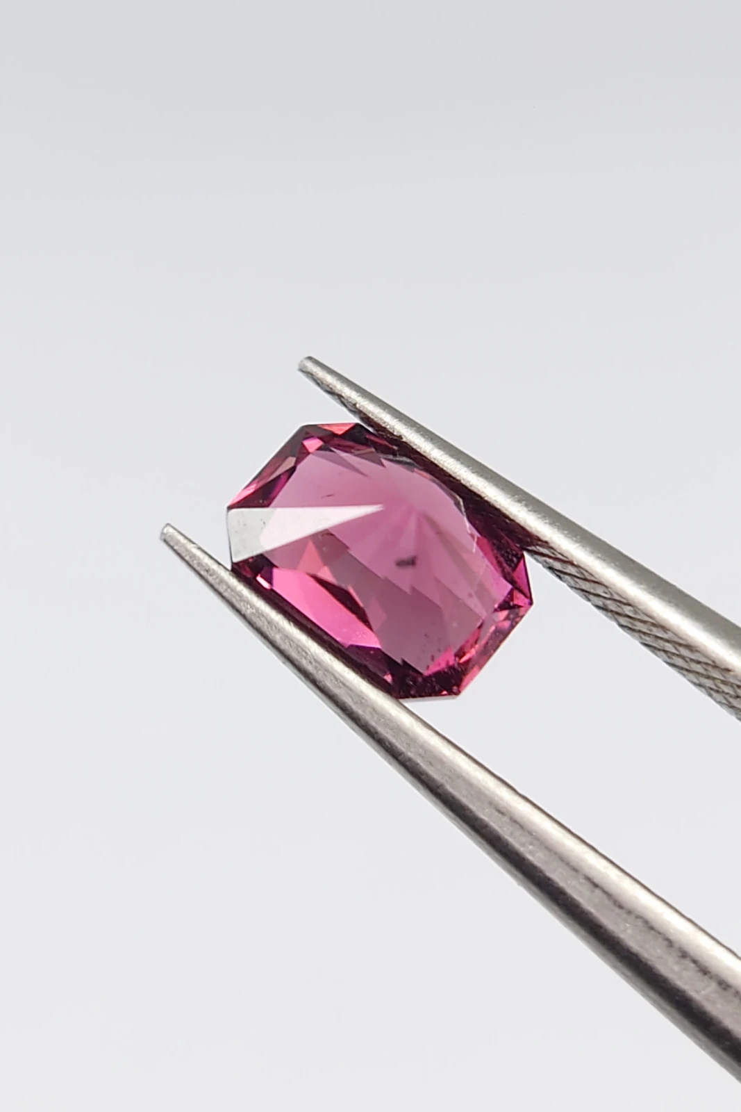 0.92ct Radiant Cut Natural Rhodolite Garnet from Afghanistan — view 5