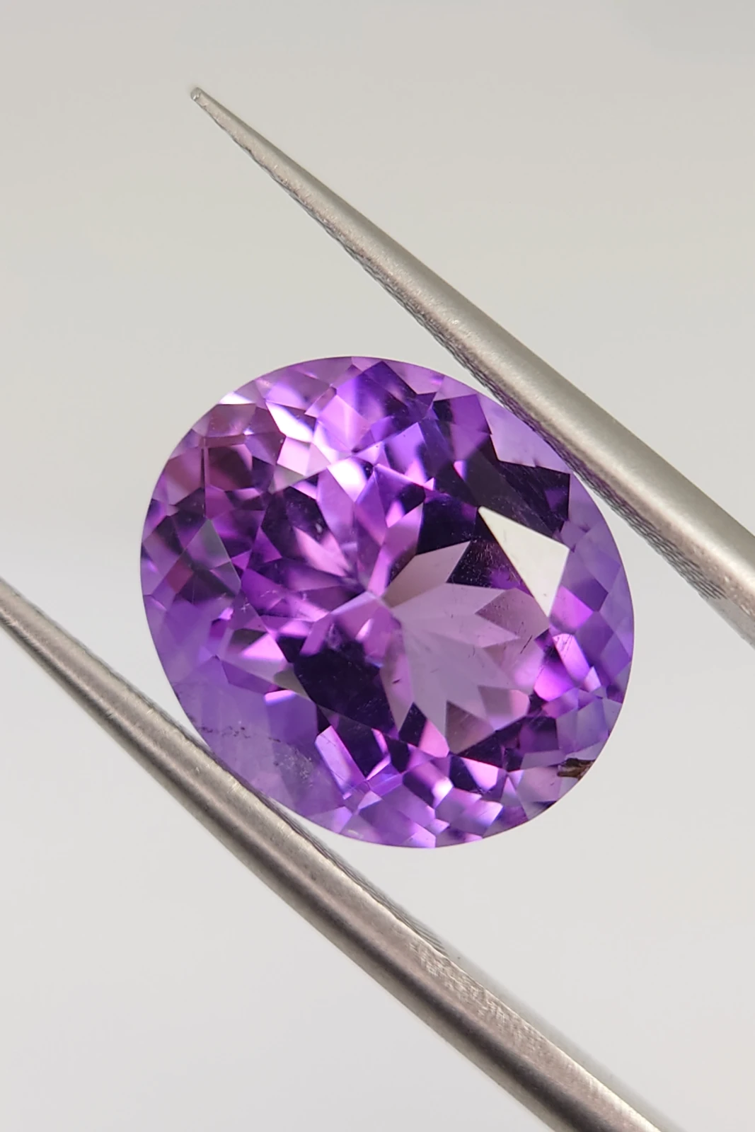 6.5ct Oval Cut Natural Siberian Amethyst from Nigeria — view 1