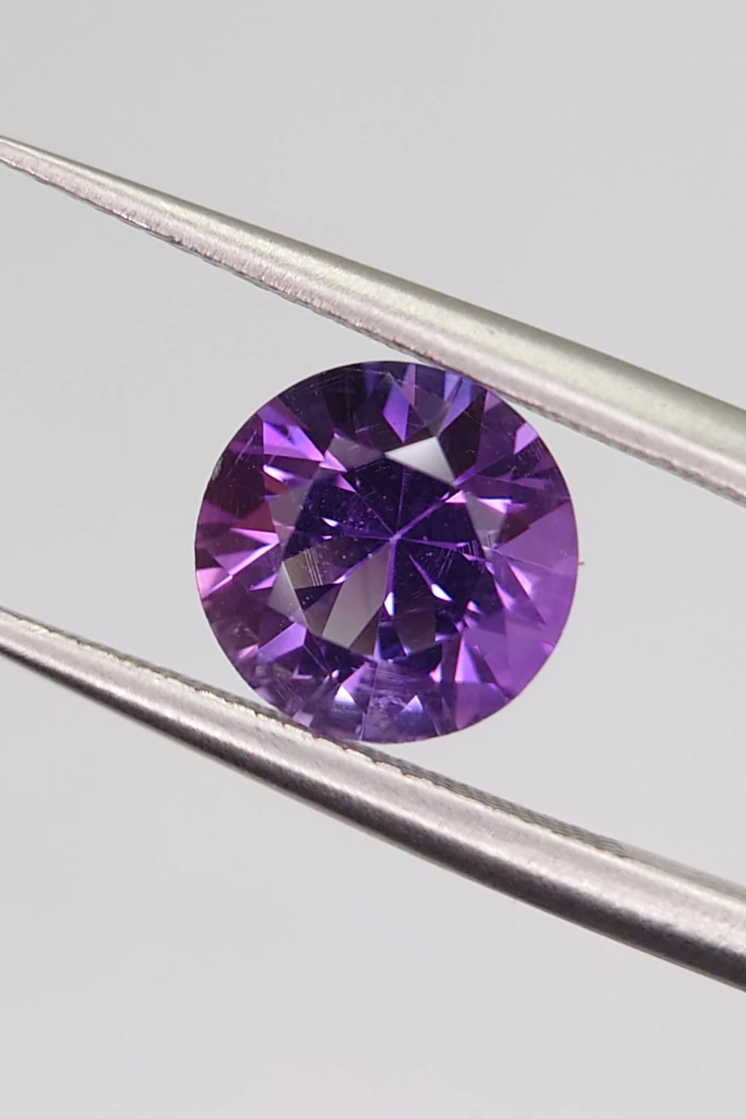 1.55ct Natural Round Brilliant Cut Amethyst from Nigeria — view 1