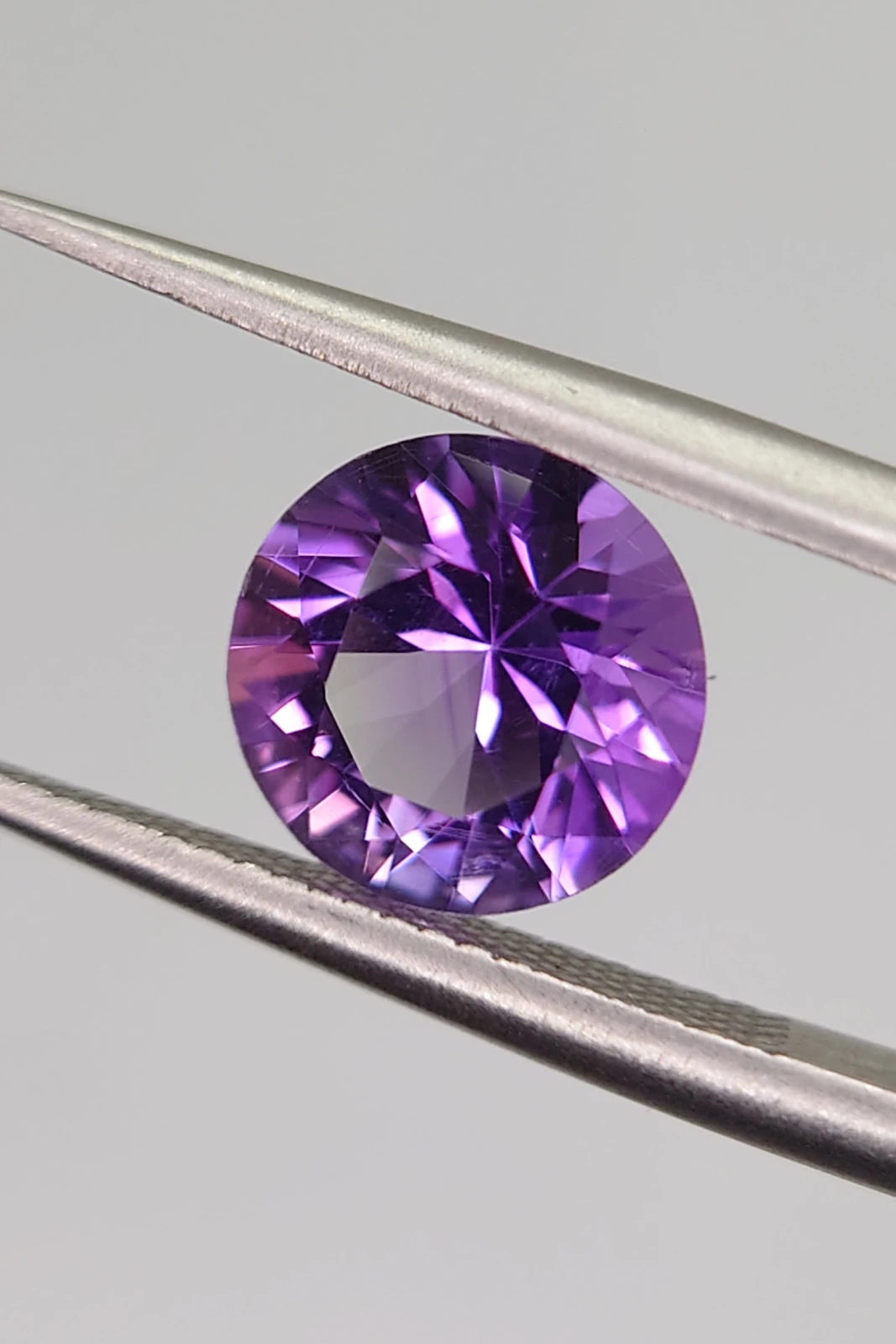 1.55ct Natural Round Brilliant Cut Amethyst from Nigeria — view 4