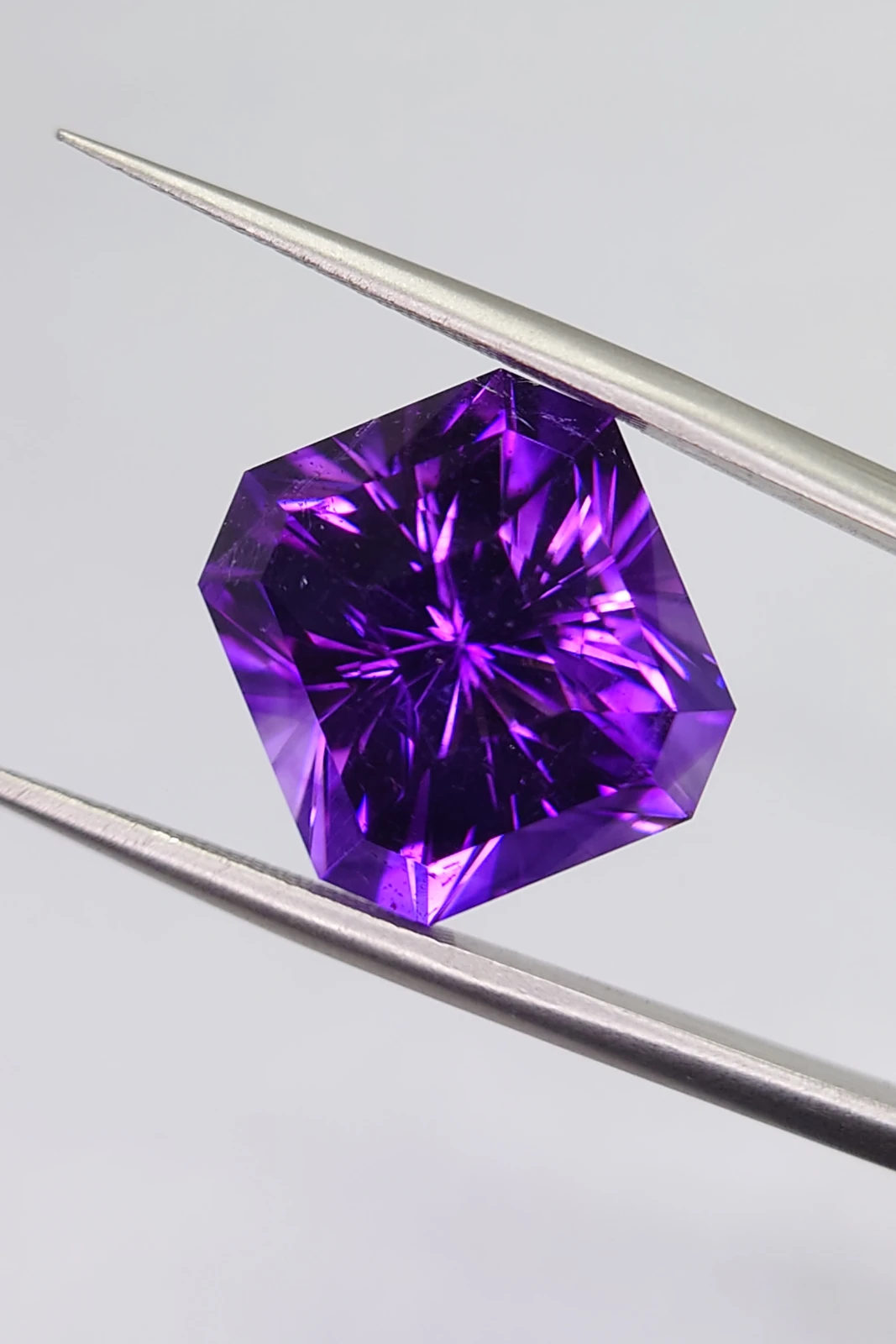 12.25ct Natural Bluish Purple Radiant Cut Amethyst from Nigeria — view 3
